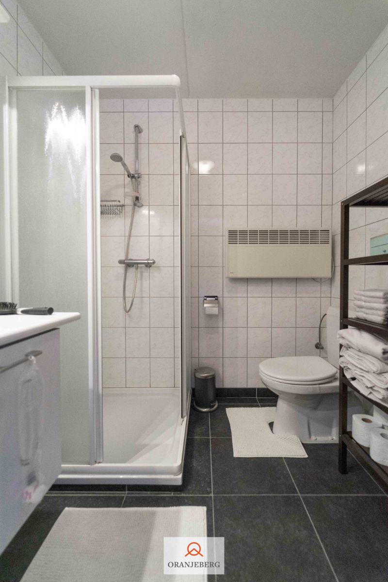 Modern 1- slpk appartement vlakbij Sint-Pietersplein foto 15