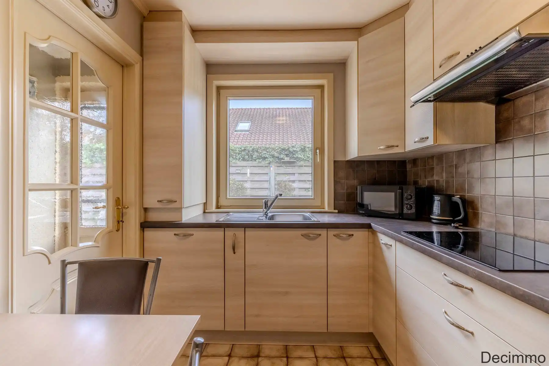 Rustig gelegen gelijkvloers landhuis op ca. 801 m² grond foto 7