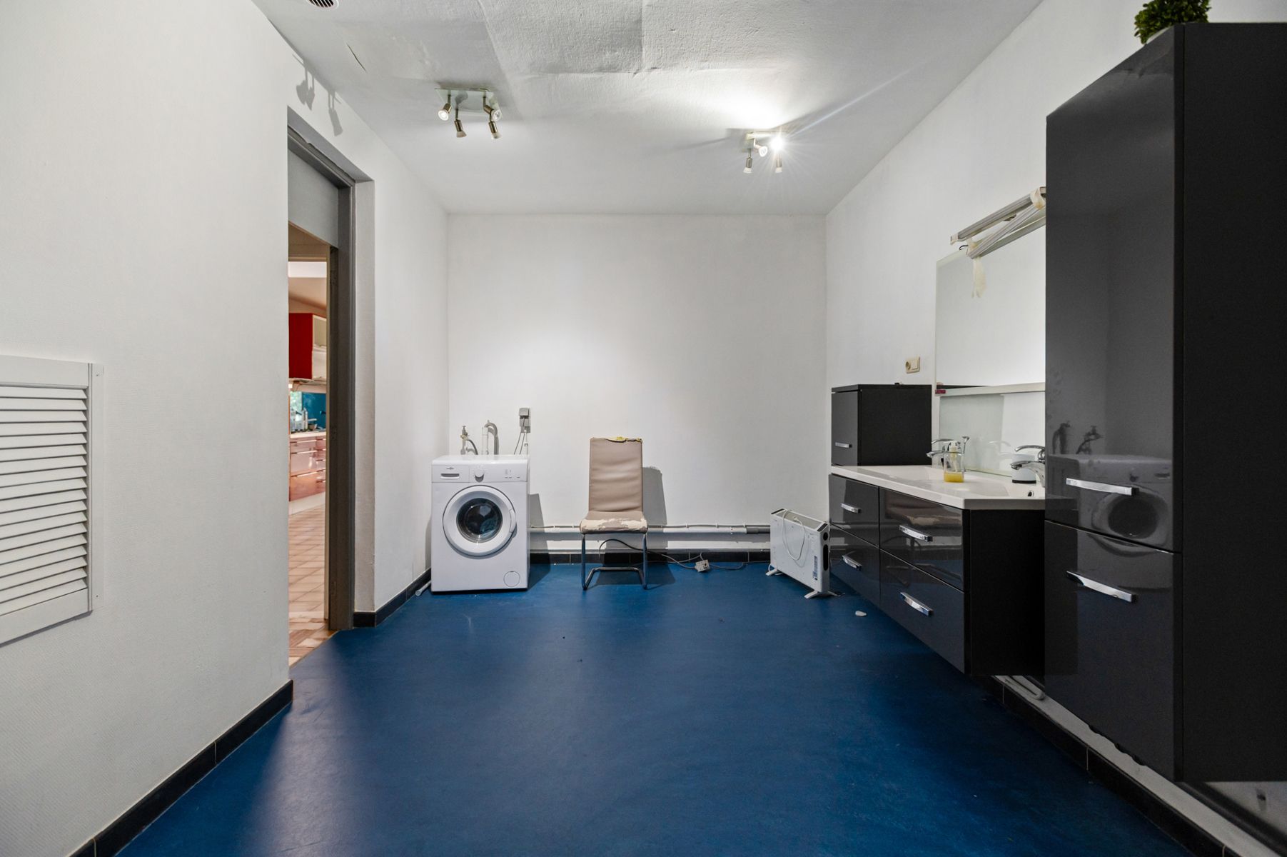 Handelshuis met tuin en stabiele huuropbrengst te koop foto 6