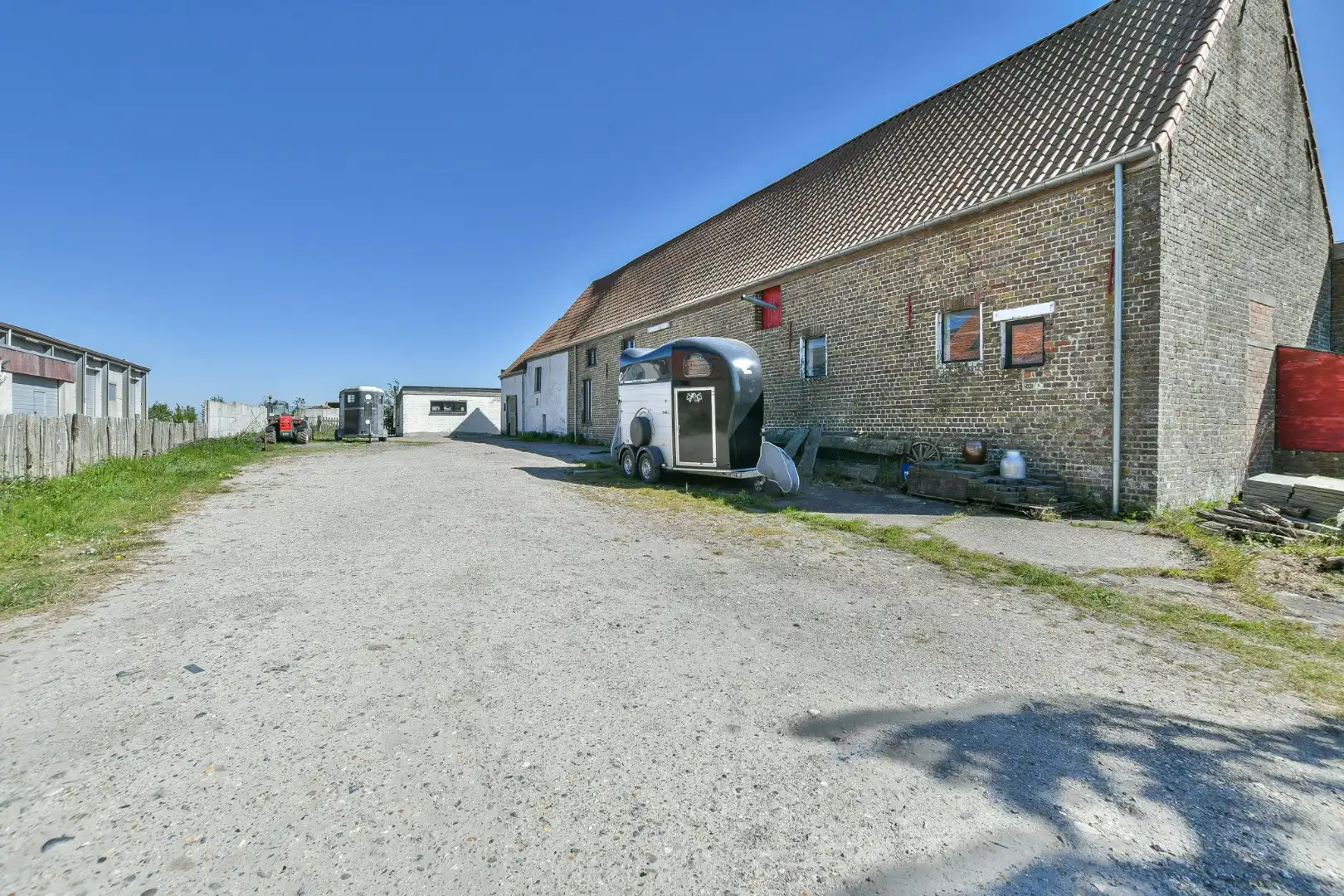 Authentieke hoeve met bouwland & stallen op unieke landelijke ligging tussen De Haan en Nieuwmunster foto 17