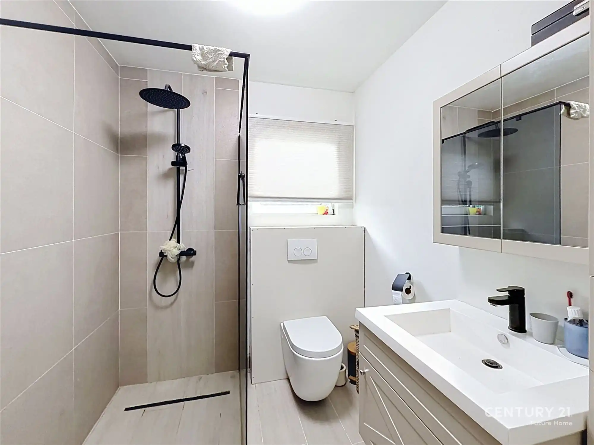 Prachtige ruwbouw woning met afgewerkt bijgebouw te koop! foto 35