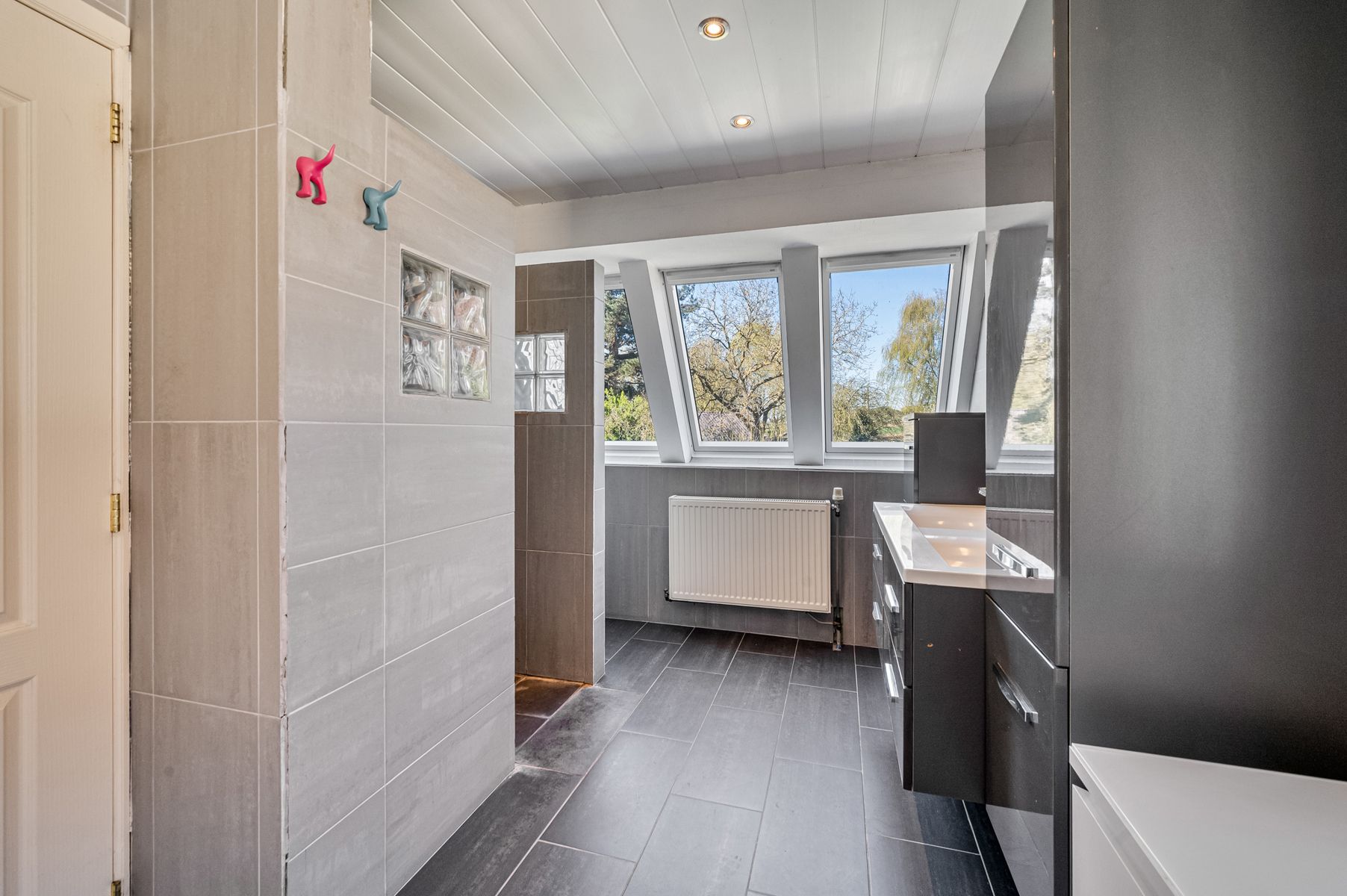 Gerenoveerde, karaktervolle villa met bouwgrond foto 23