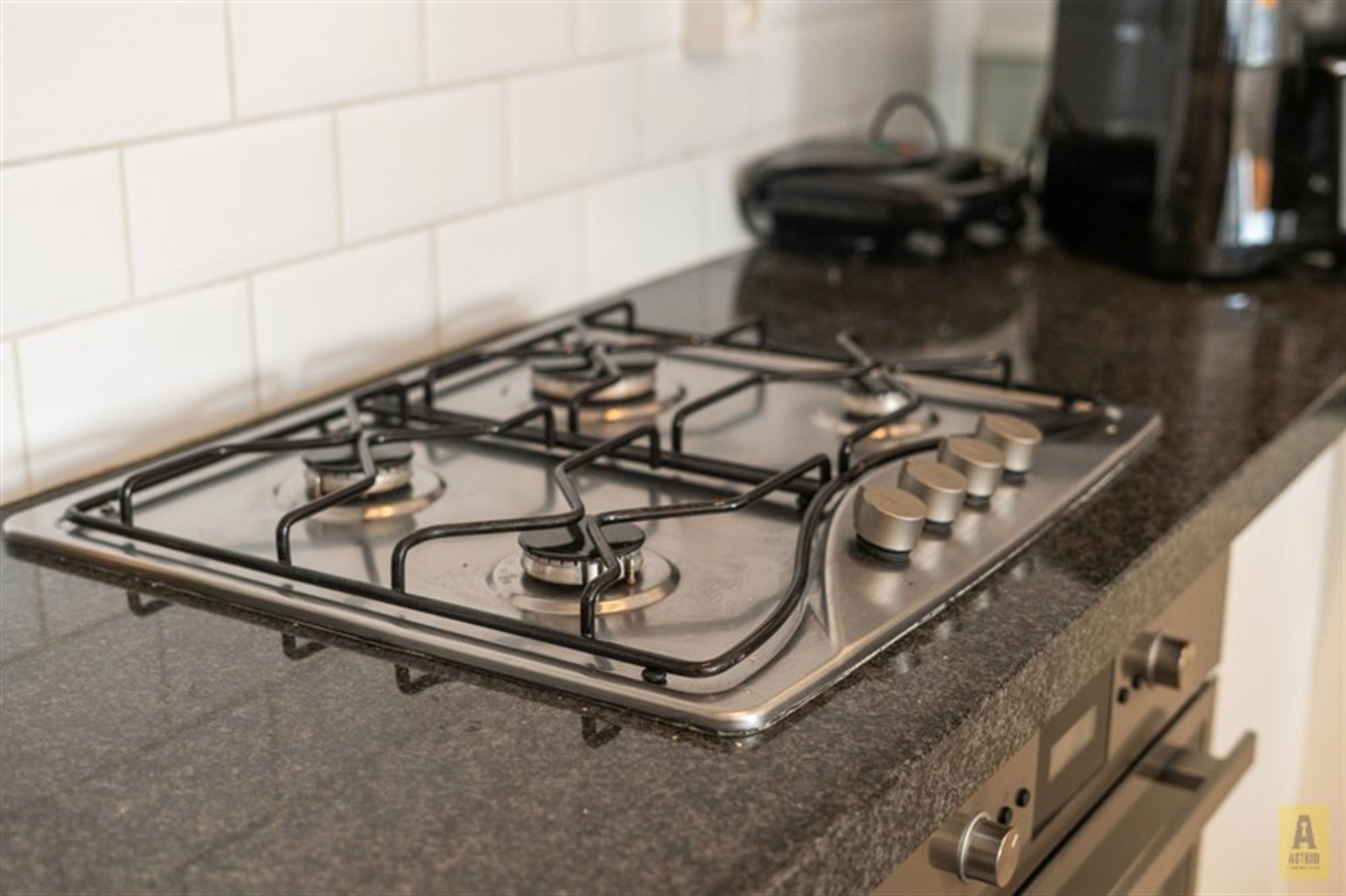 Instapklaar zonnig appartement in centrum en vlak aan de dijk! foto 21