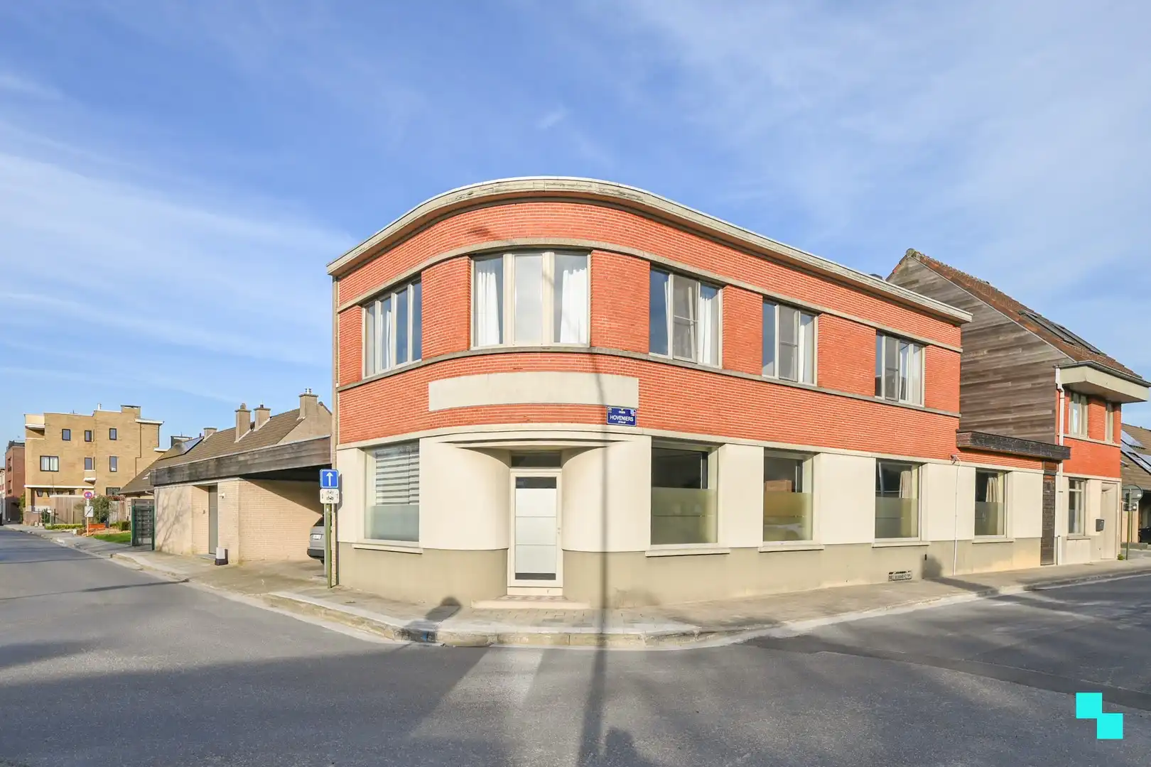 Hoofdfoto van de publicatie: Karaktervolle woning met handelsruimte nabij het centrum van Izegem