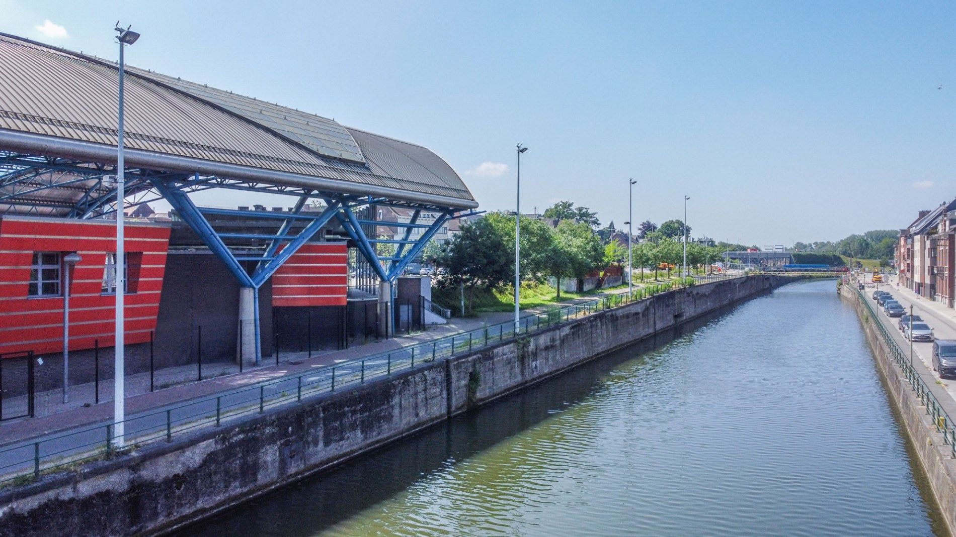 Een volledig vernieuwd en hedendaags gebouw  foto 13