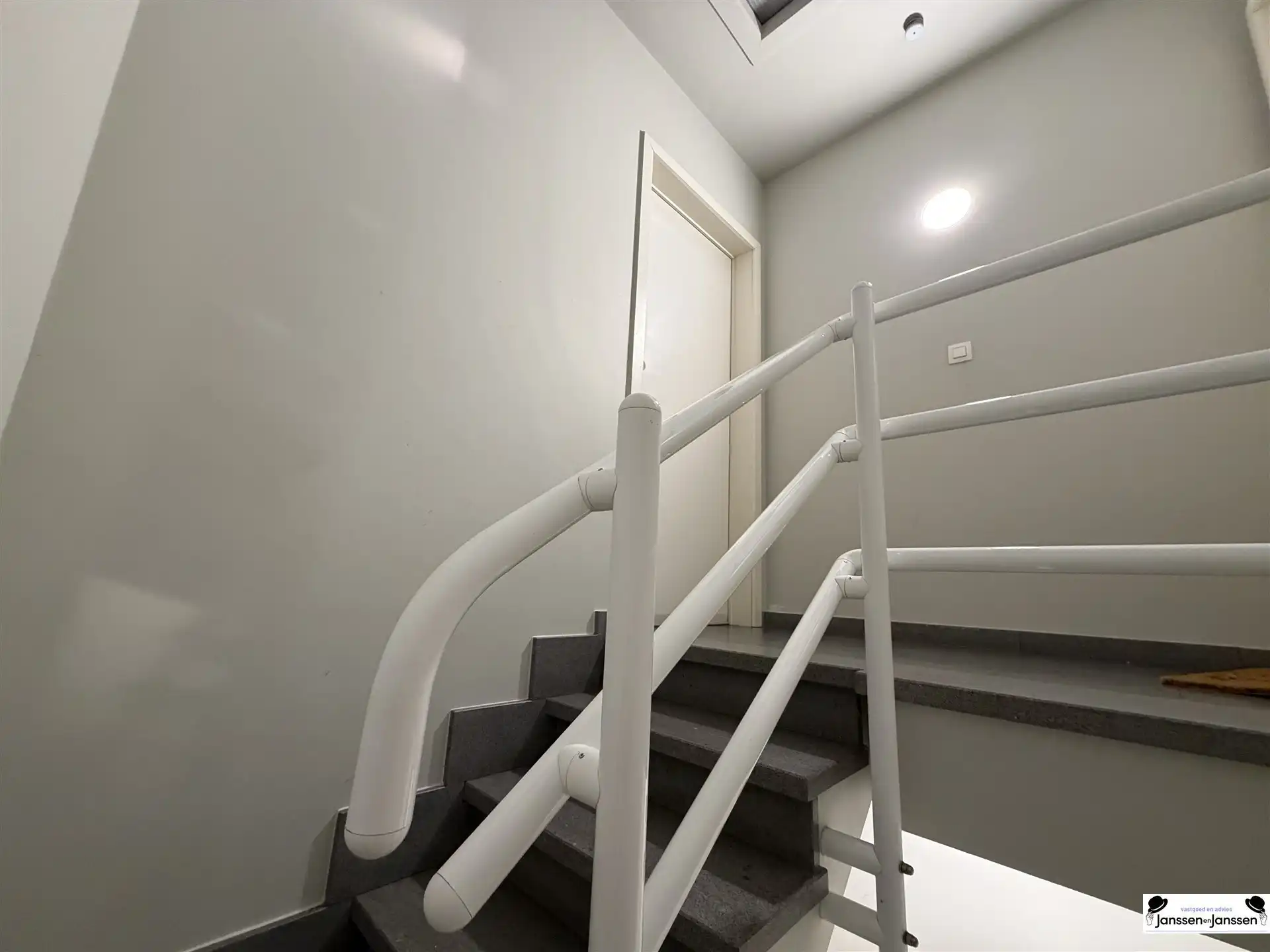 dakappartement met zonnig en ruim terras!  foto 10