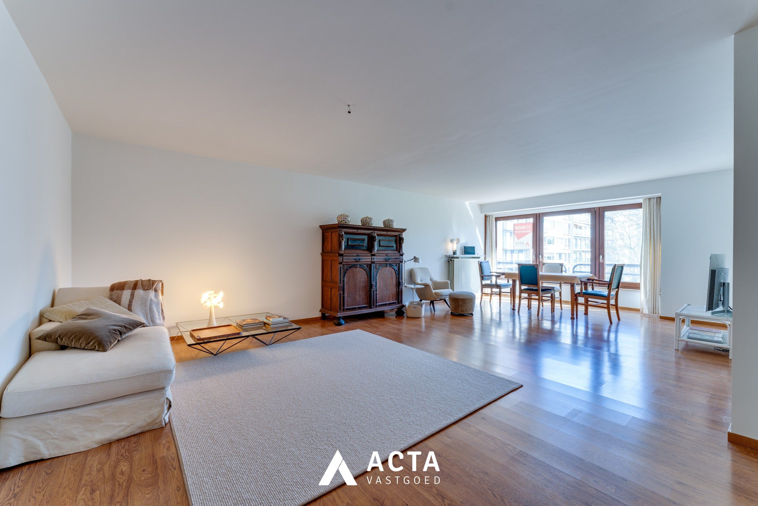 Ruim leefappartement aan het Leopoldpark in Oostende foto 2