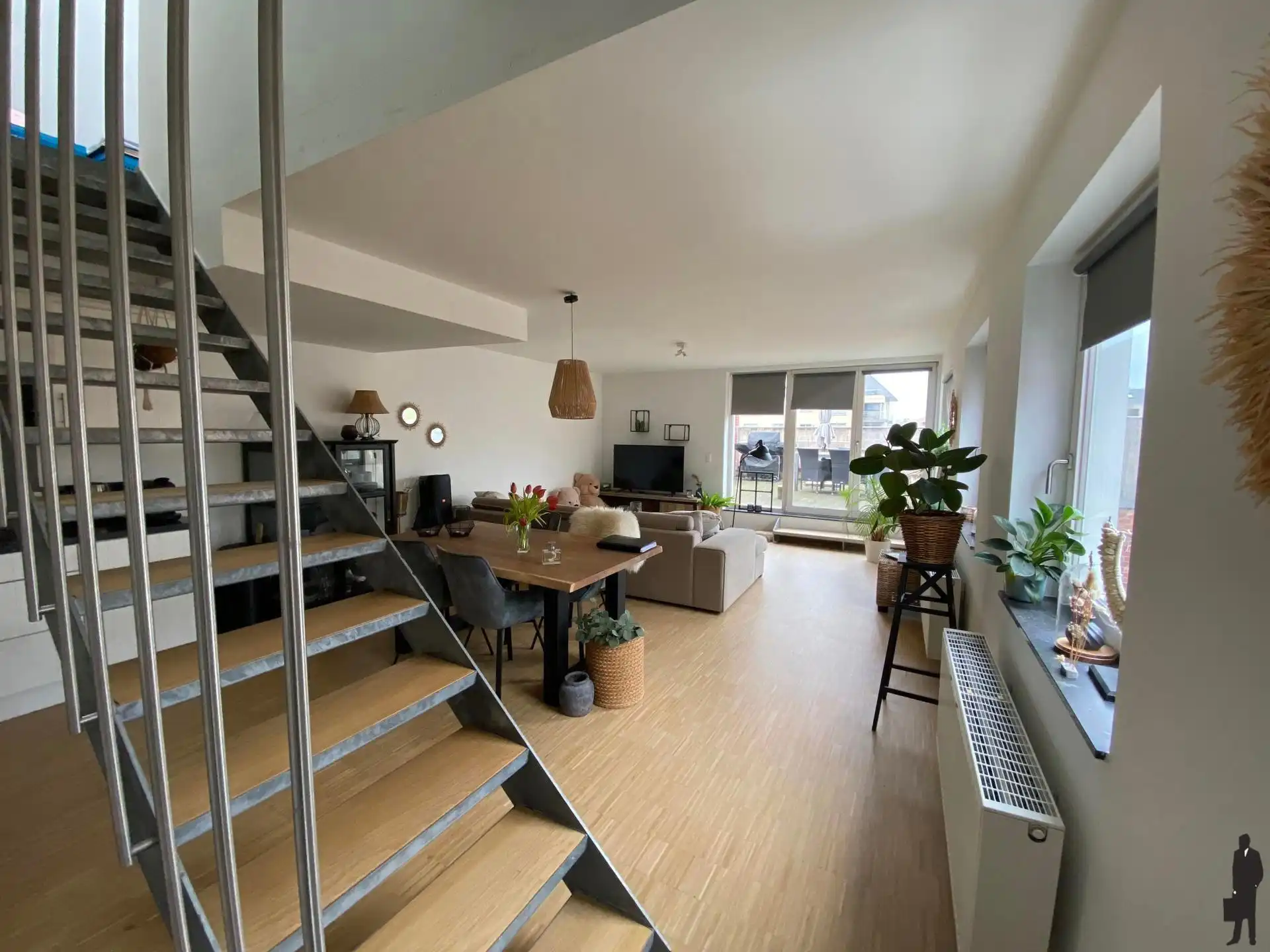 Duplexappartement met prachtig terras (40m²!) gelegen in centrum van Hoogstraten in schitterend monumentaal pand "Residentie De Rijkswacht". foto 2