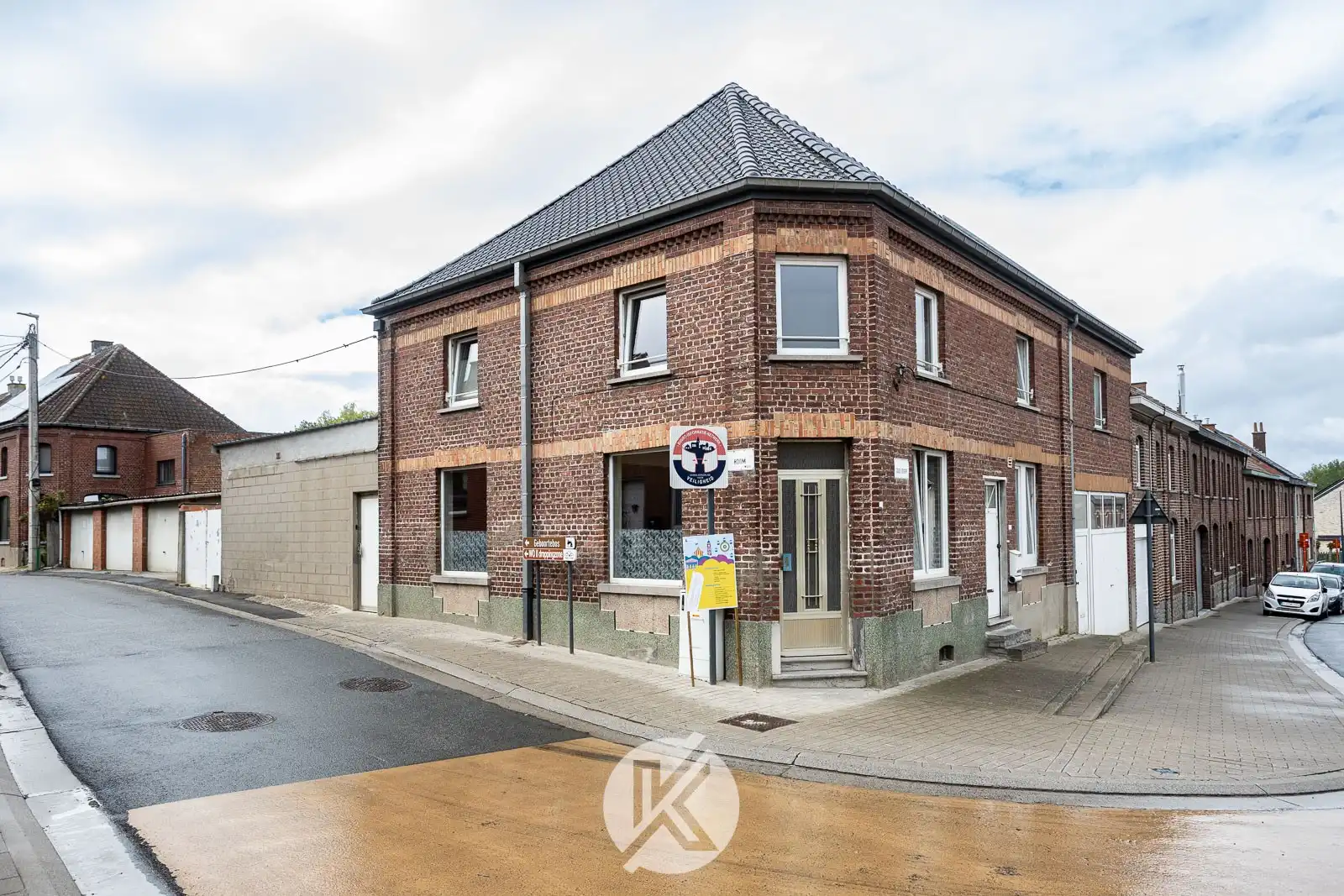 Strategisch gelegen renovatieproject in Heldergem foto {{pictureIndex}}