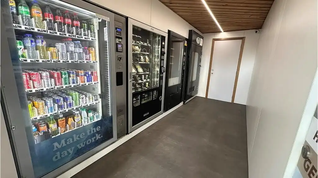 Overname automatenshop in Sijsele en Donk foto {{pictureIndex}}