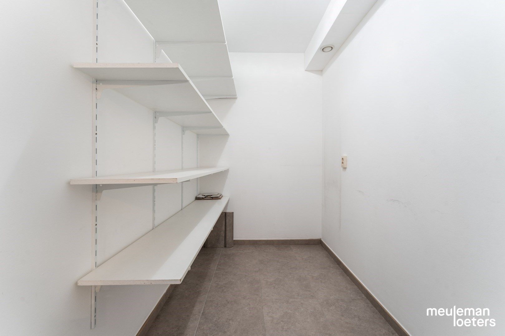 Gelijkvloers appartement met terras foto 18