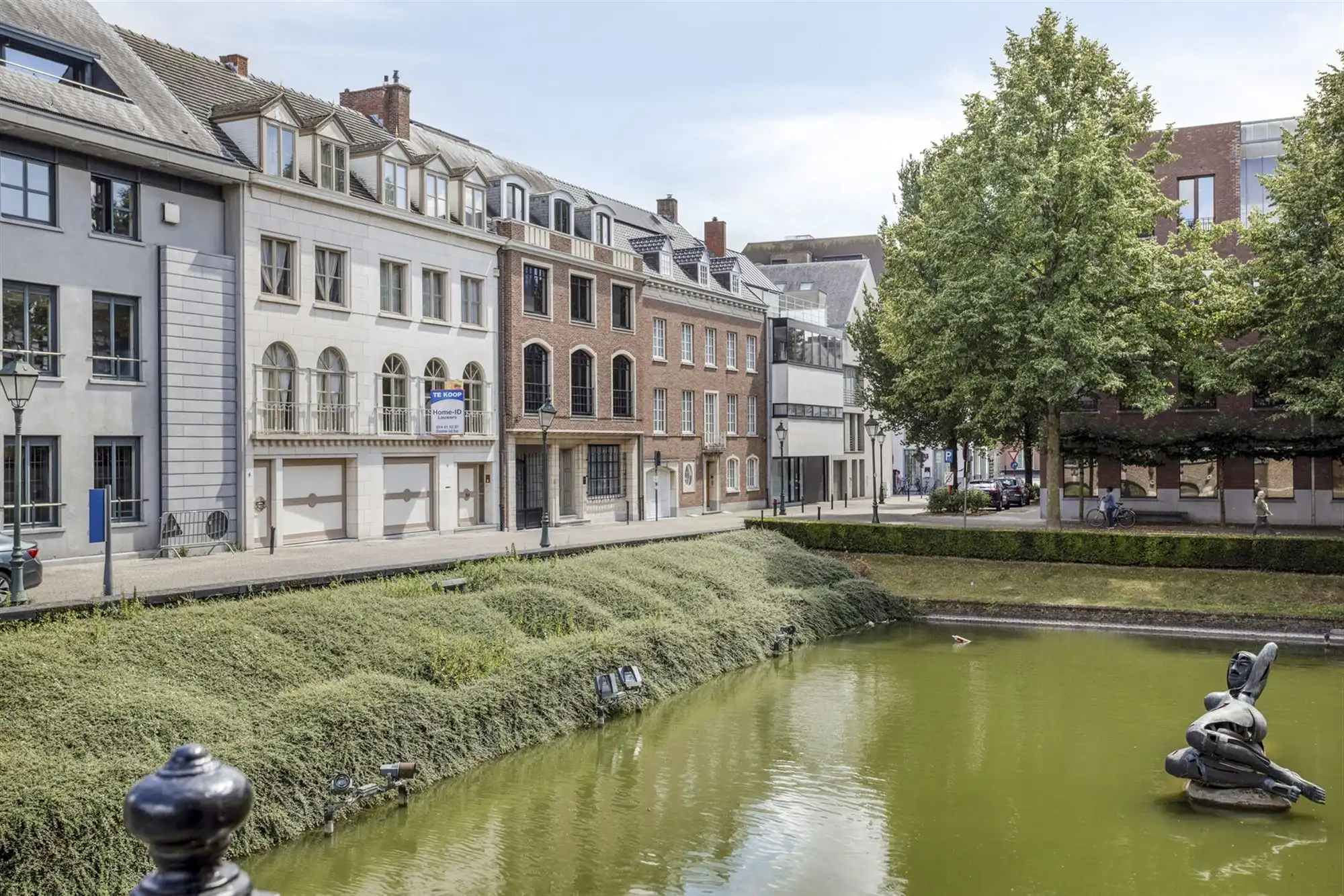 Ruim 4-slaapkamer huis in Turnhout - EPC B met enorme garage foto {{pictureIndex}}