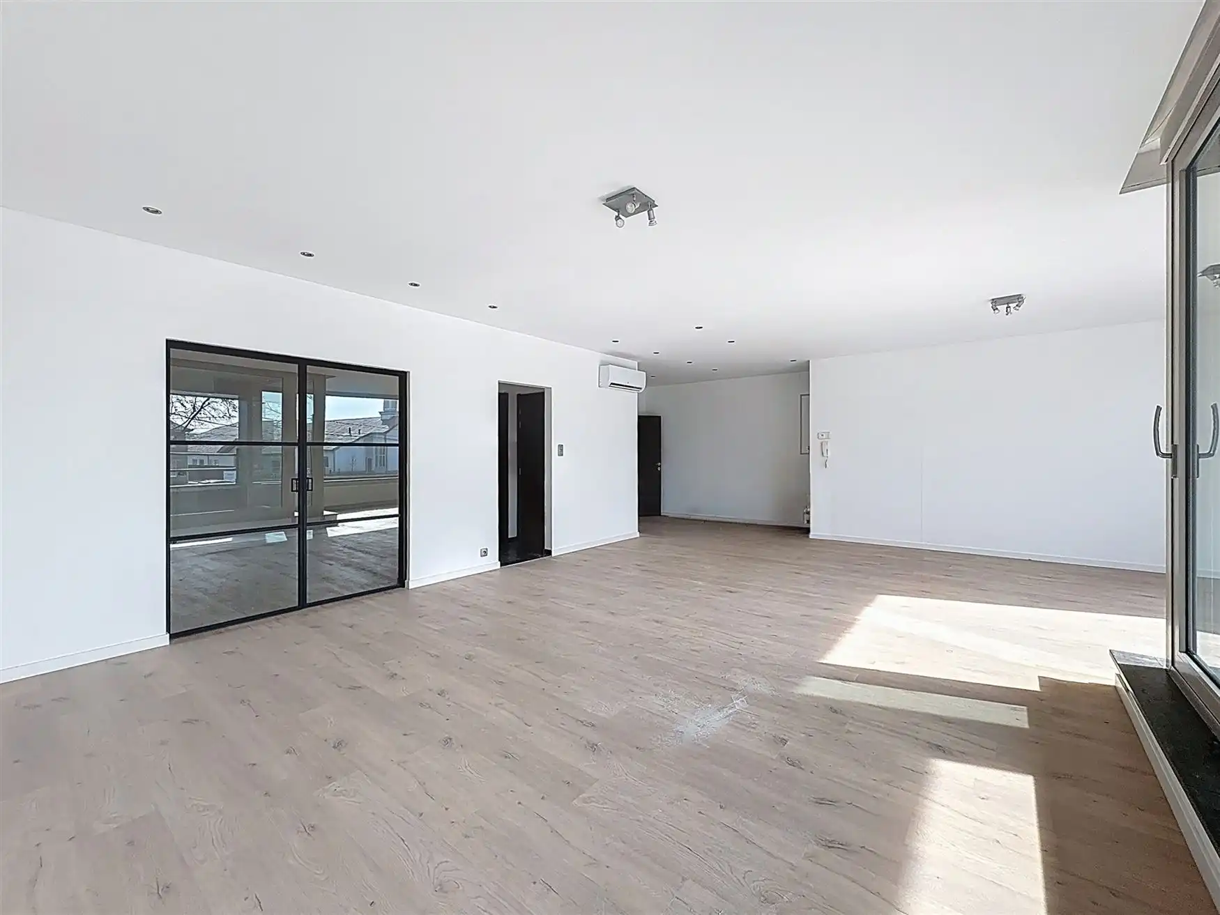 Functionele kantoorruimte foto 3