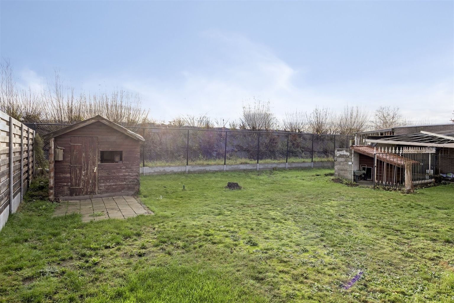 Gelijkvloerse, vrijstaande woning met 3 slaapkamers, omheinde tuin en garage op een rustige locatie nabij het centrum van Maaseik. foto 21