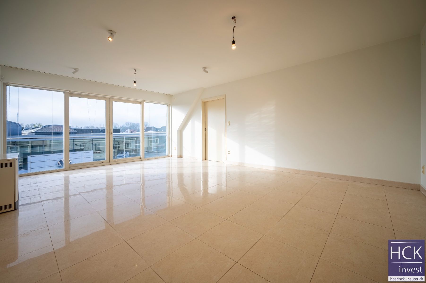 KRUISHOUTEM - Ruim duplex appartement + staanplaats op topligging! foto 4