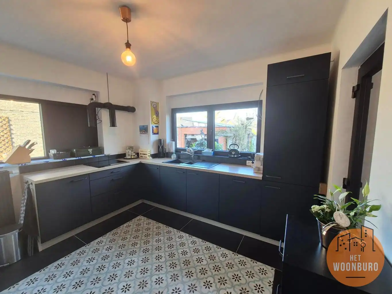 Gemeubelde woning (HOB) met garage en tuin foto 7