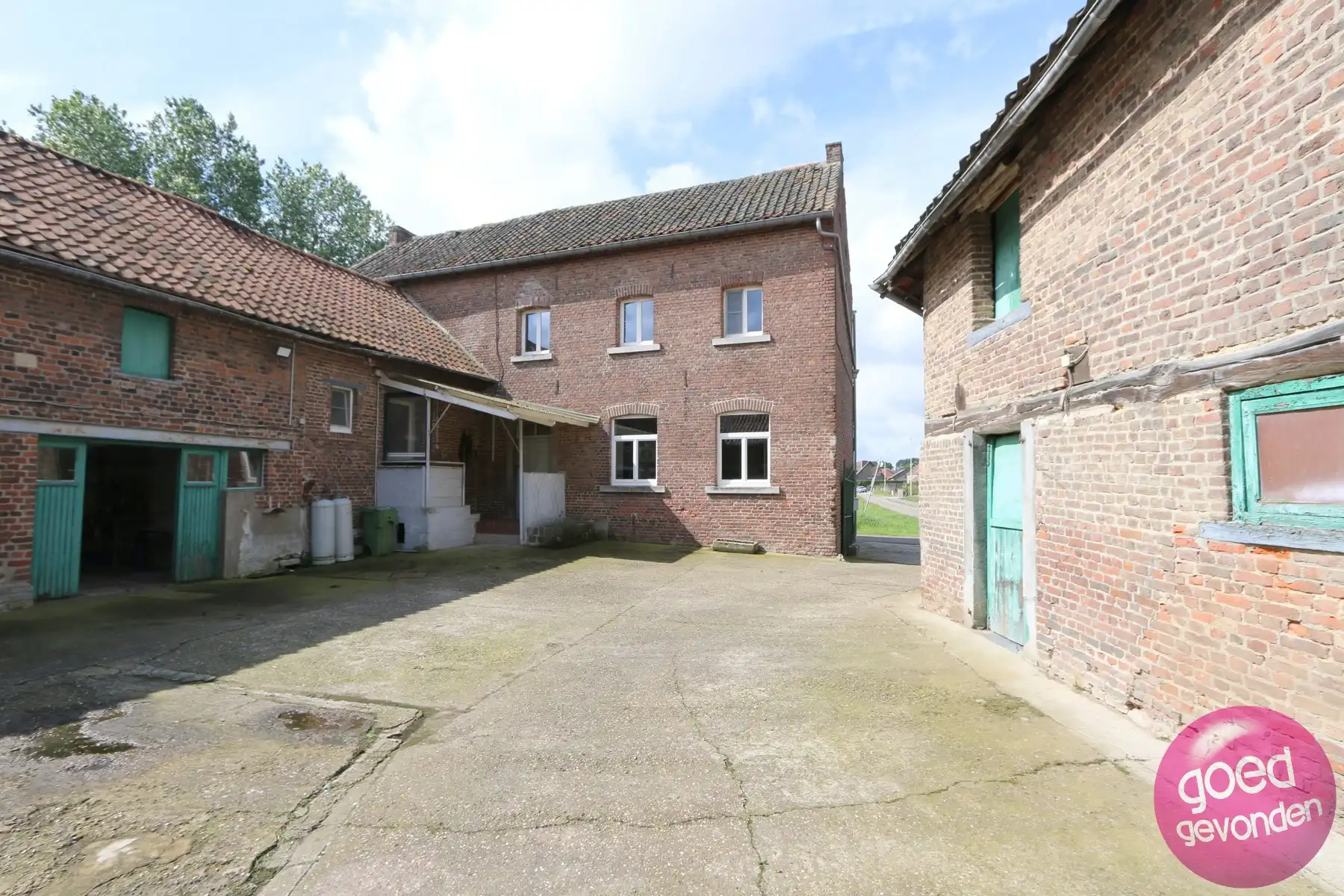 AUTHENTIEKE HOEVE MET WOONST EN GROND - PRACHTIGE LIGGING foto 34