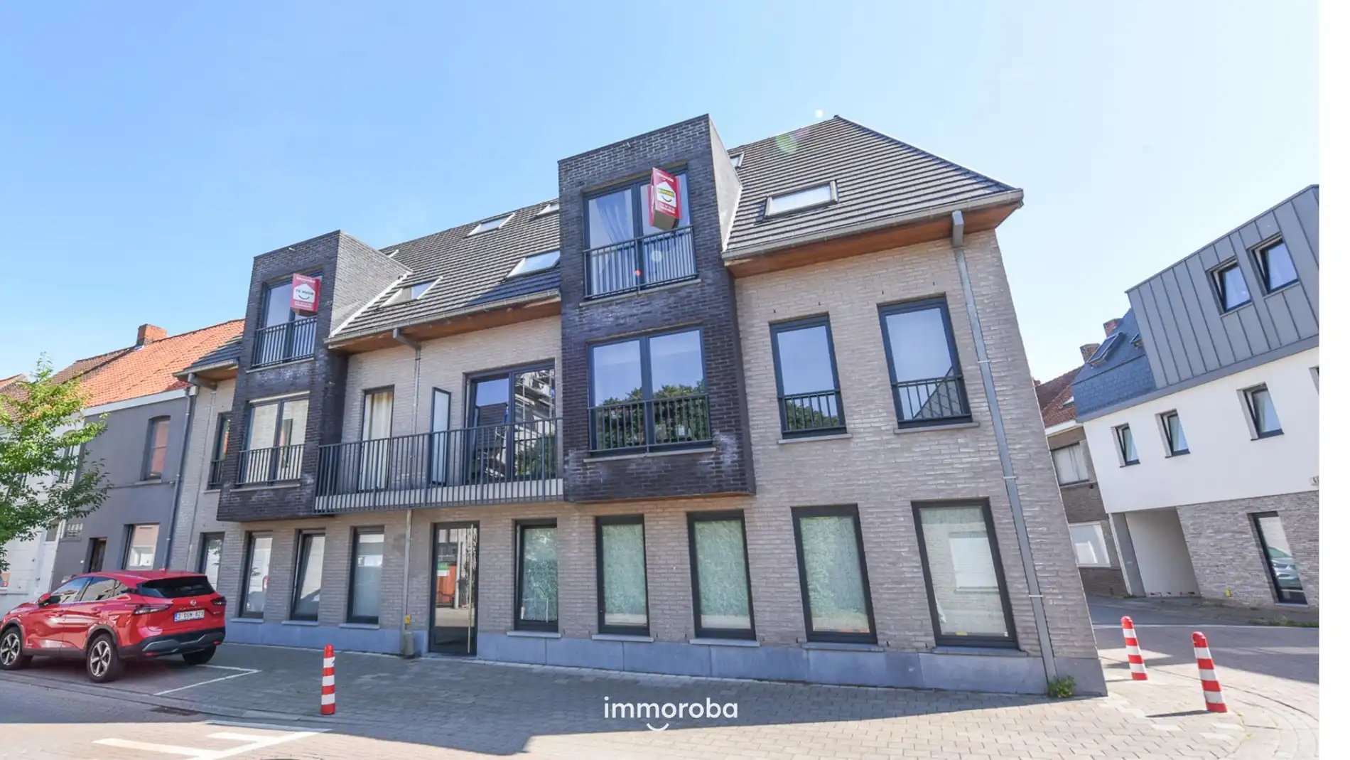 Lichtrijk duplex-appartement op een schitterende ligging in Centrum Waregem met garage! foto {{pictureIndex}}