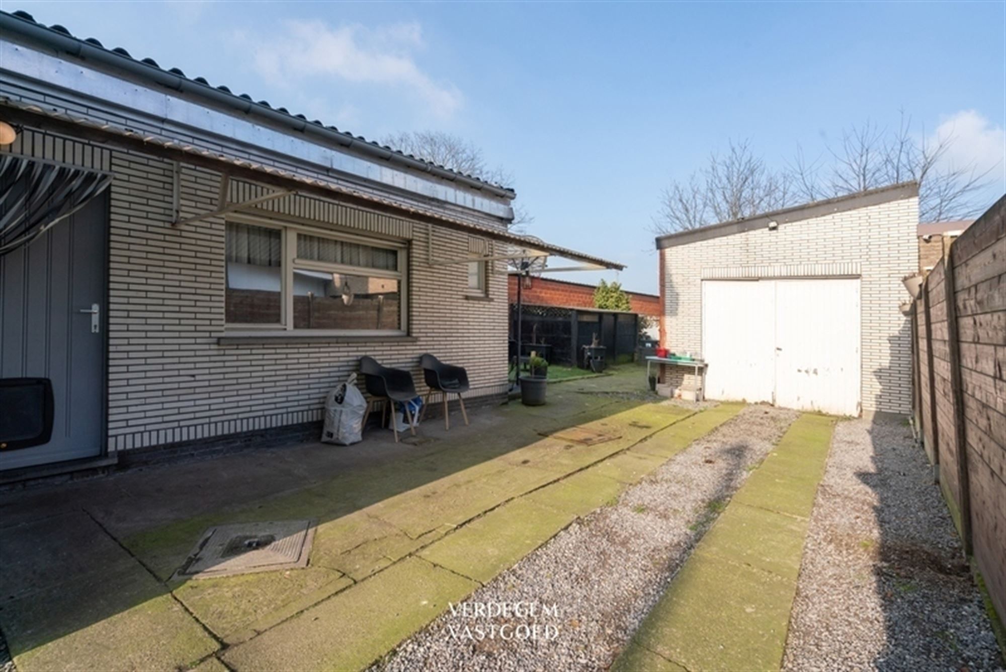 Te renoveren halfopen woning met 3 slaapkamers en tuin foto 7