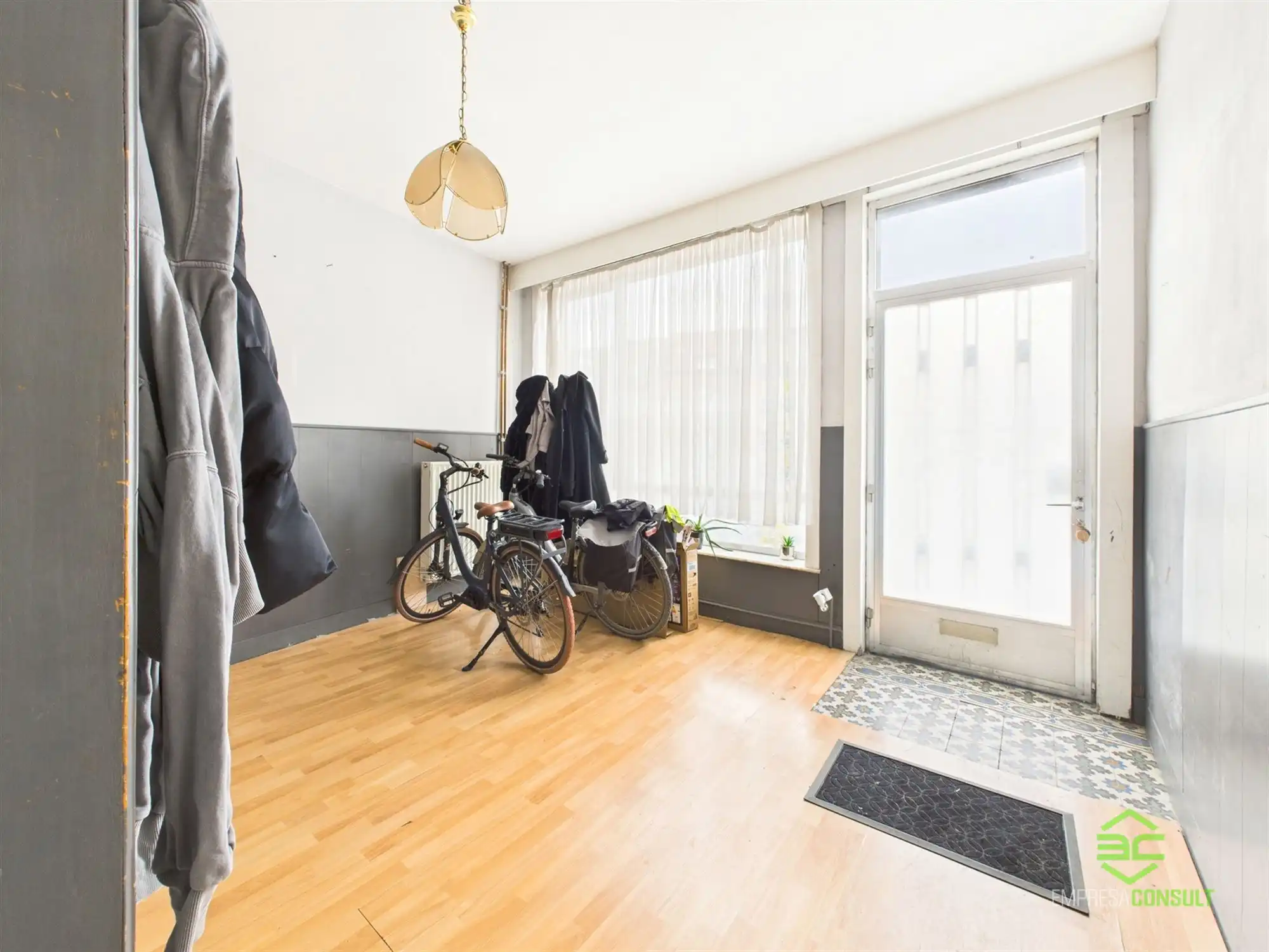 Ruime stadswoning met 5 slpk en 2 badk! foto 3