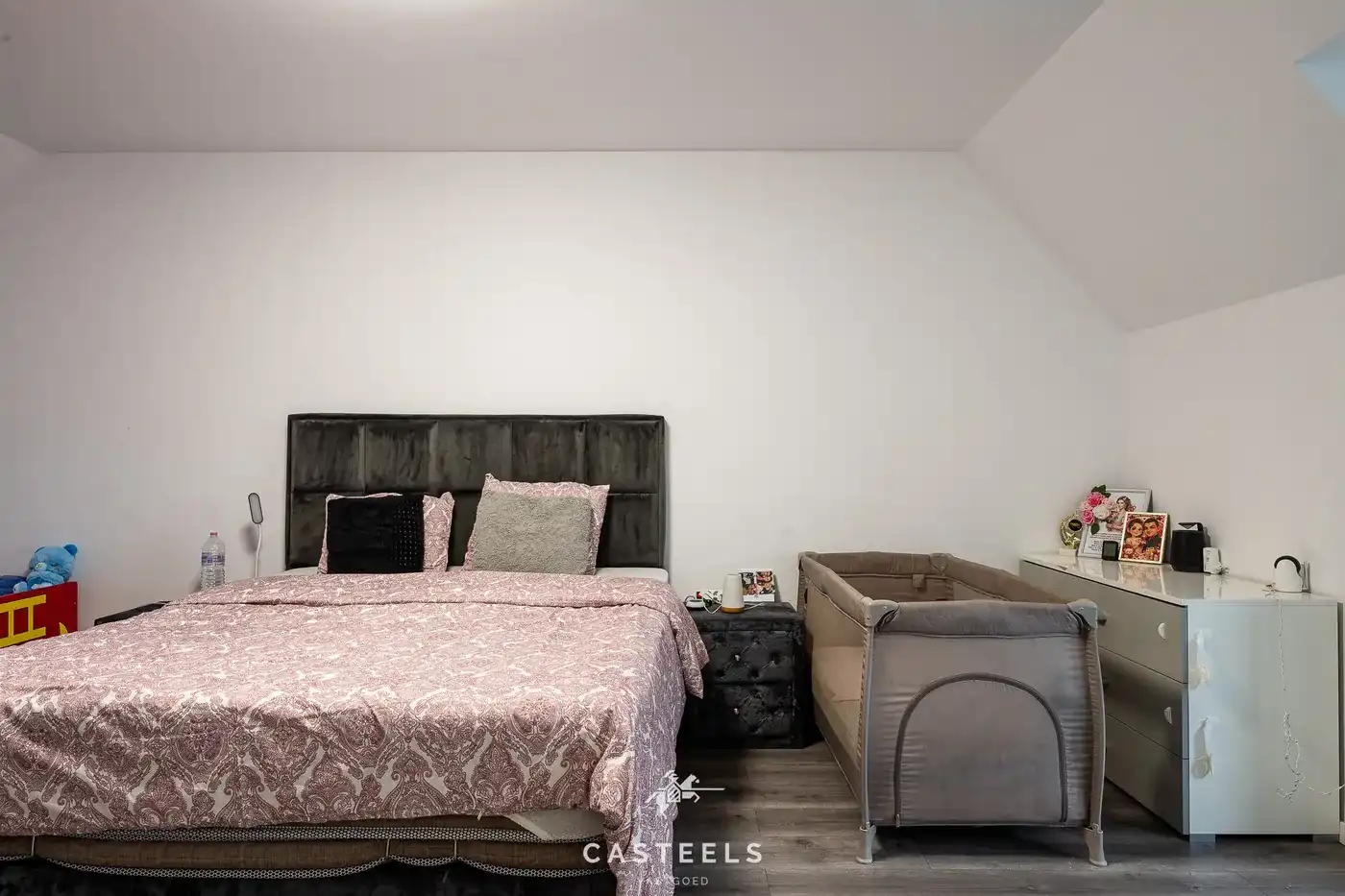 Gerenoveerd duplexappartement met groot terras, garage en 2 slaapkamers in Zelzate foto 7
