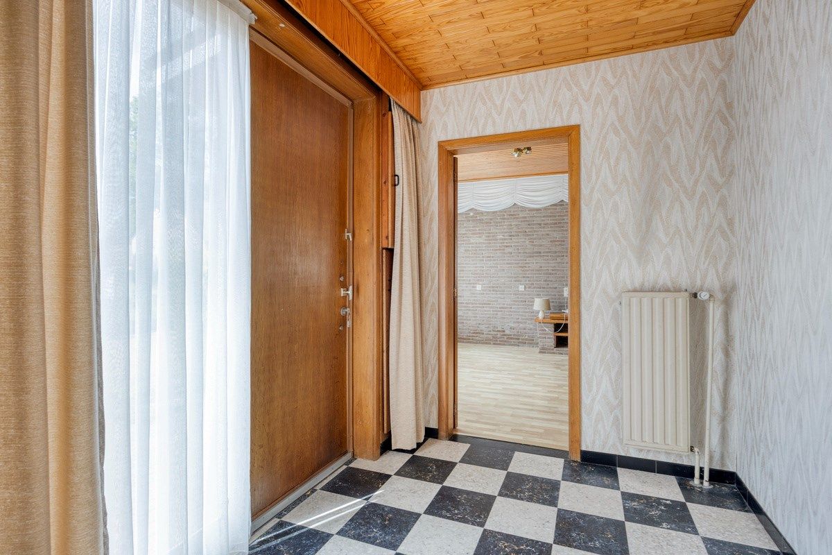 Ruim ingedeelde gelijkvloers woning met 4 slpks en bijgebouw/stal op 32 are foto 13