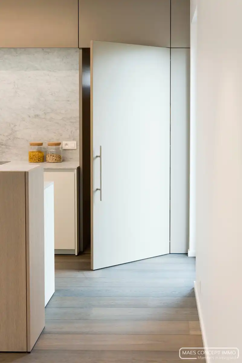 Luxueus afgewerkte villa te koop op topligging te Wielsbeke foto 5