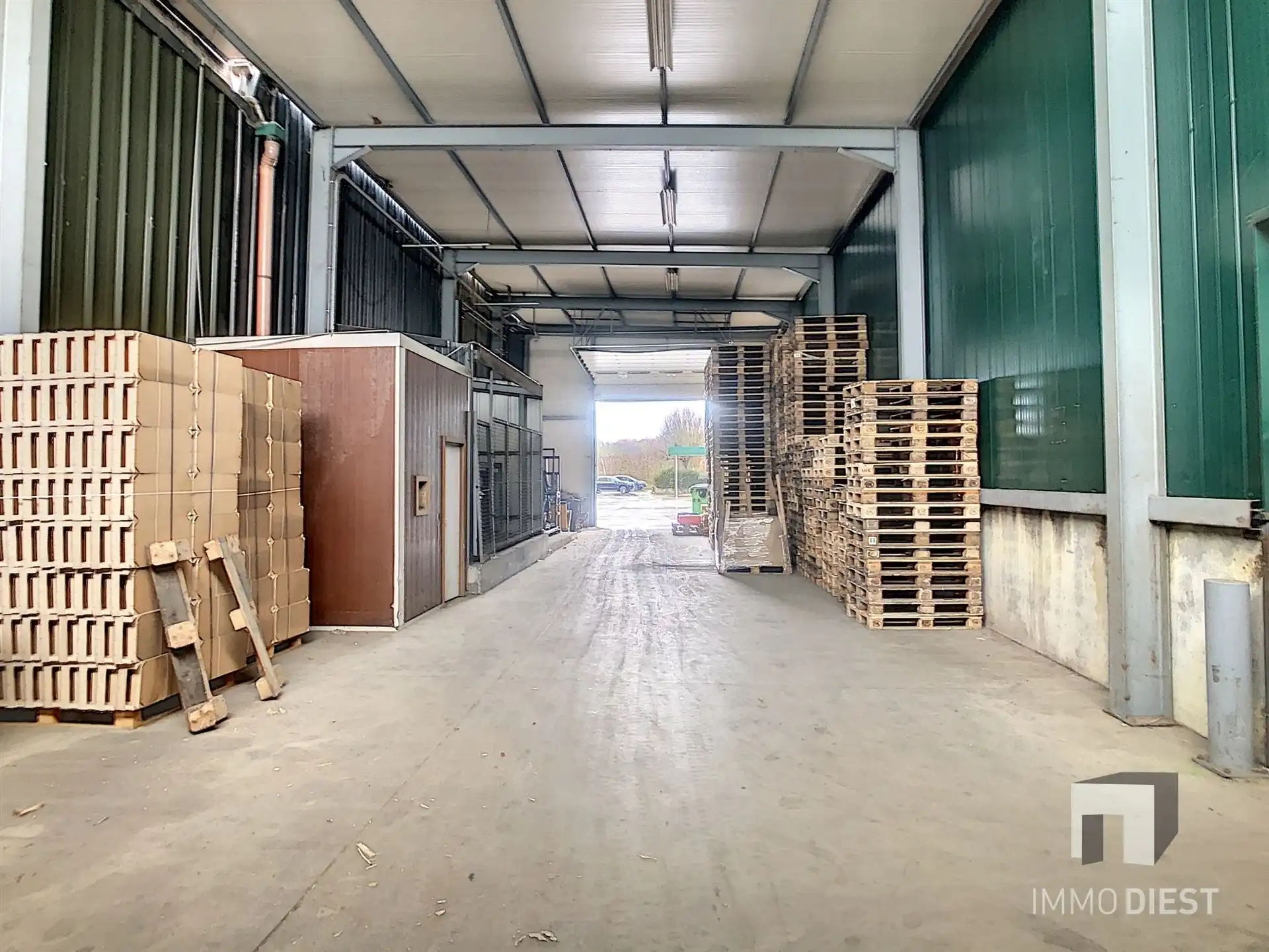 1500 M² GEKOELDE OPSLAG MET BURELEN  foto 29