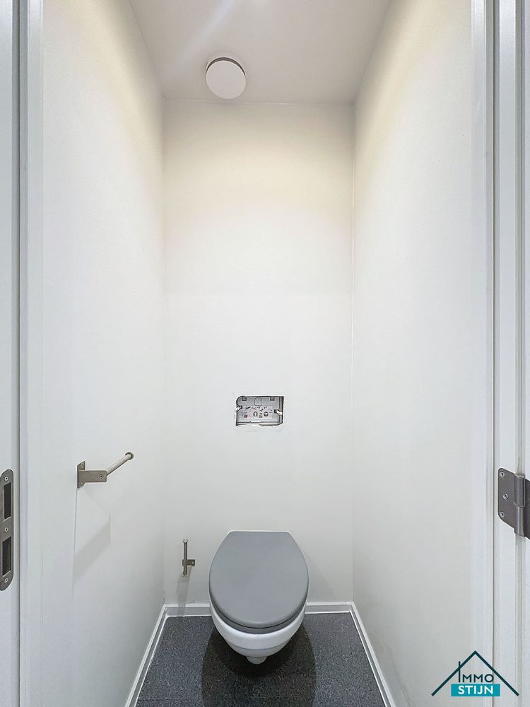 Gelijkvloers appartement met foto 11