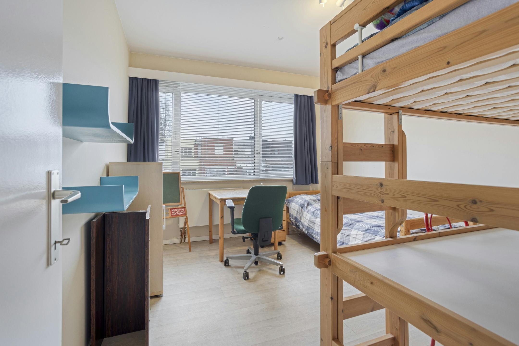 Gezellig huis te koop met garage in Merksem foto 16