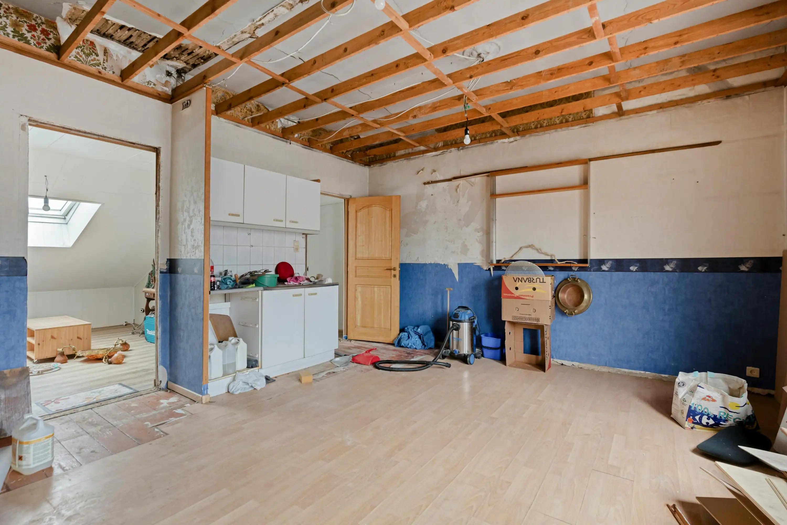 Te renoveren huis (175m²) in Deurne met terras  foto 17