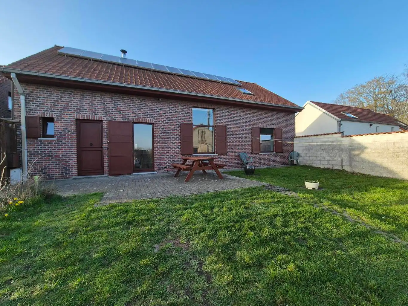 Charmante woning met 2 slpks en ruime tuin foto {{pictureIndex}}