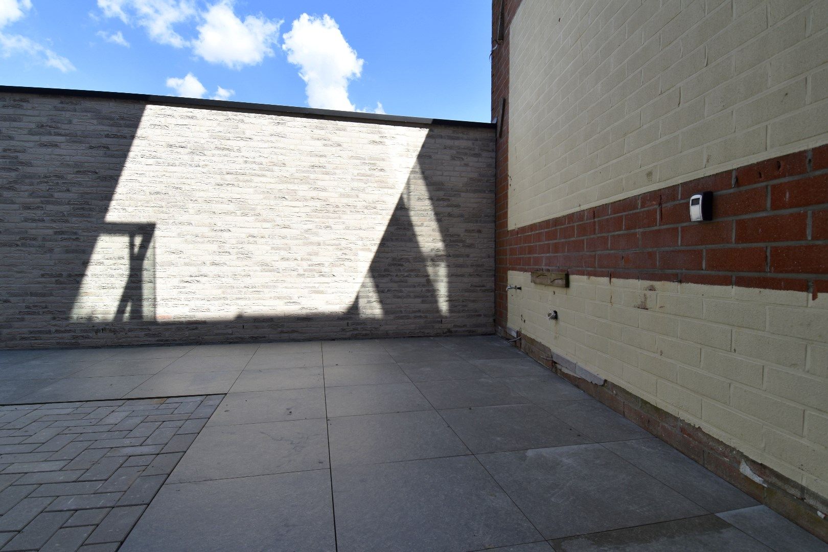 Gelijkvloers 1-slaapkamerappartement met terras te huur in centrum Gullegem foto 8
