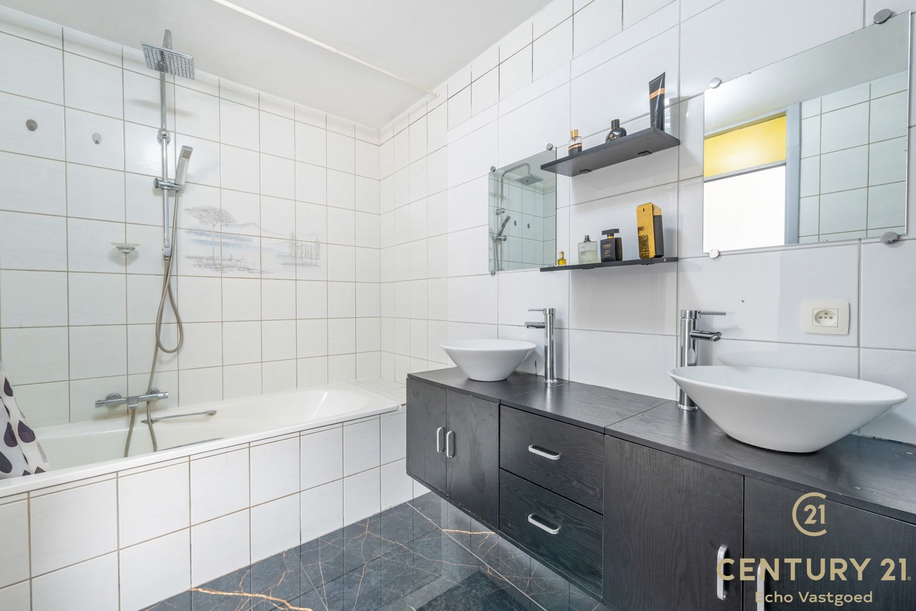 Gerenoveerde, energiezuinige woning met grote tuin én garage foto 12