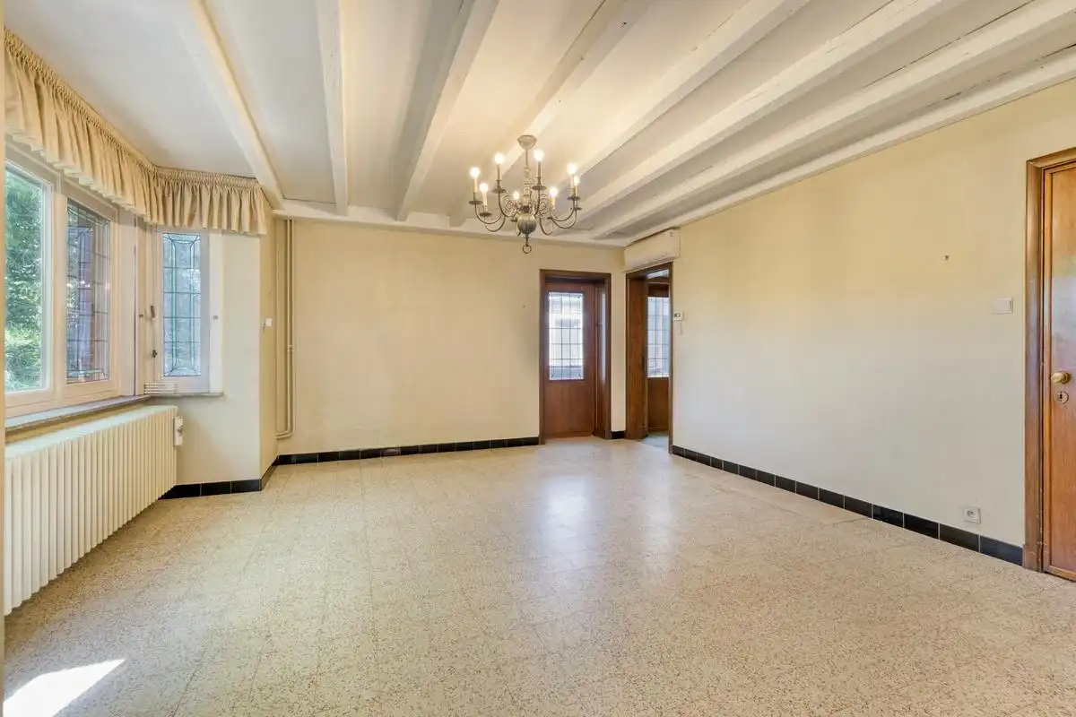 Karaktervolle gezinswoning op 1524m² te koop in Kortrijk! foto 8