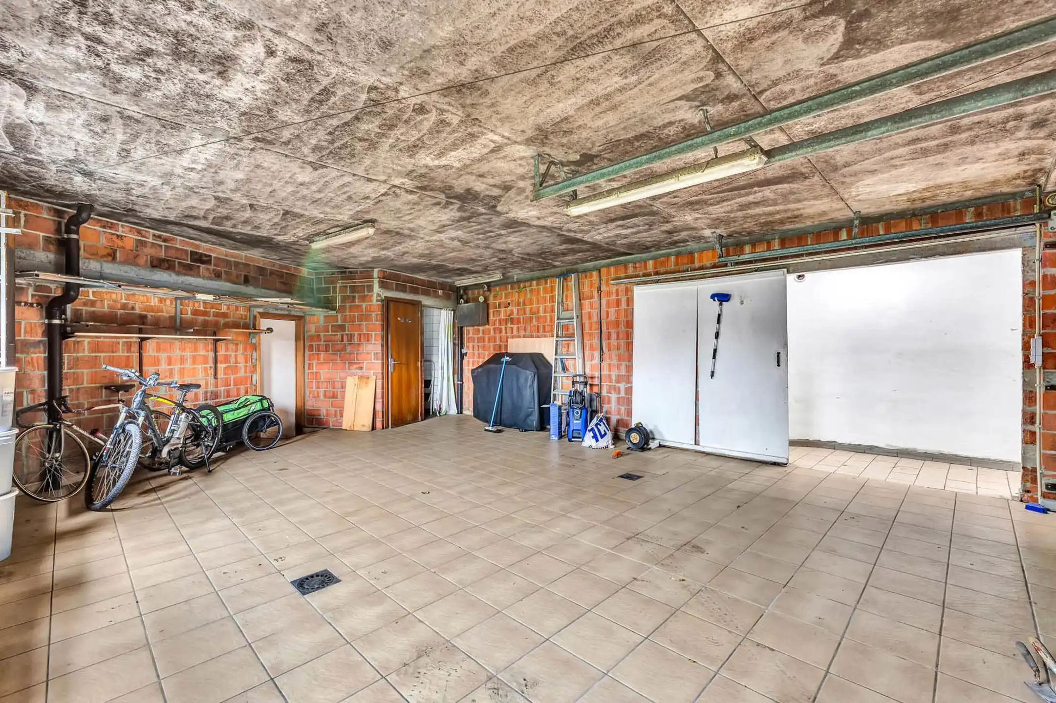 Ruime woonst met dubbele garage en veel mogelijkheden foto 10