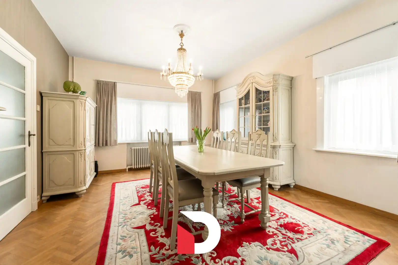 Modernistische villa met prachtige, zongerichte tuin gelegen te 'Kristus Koning'.  foto 3