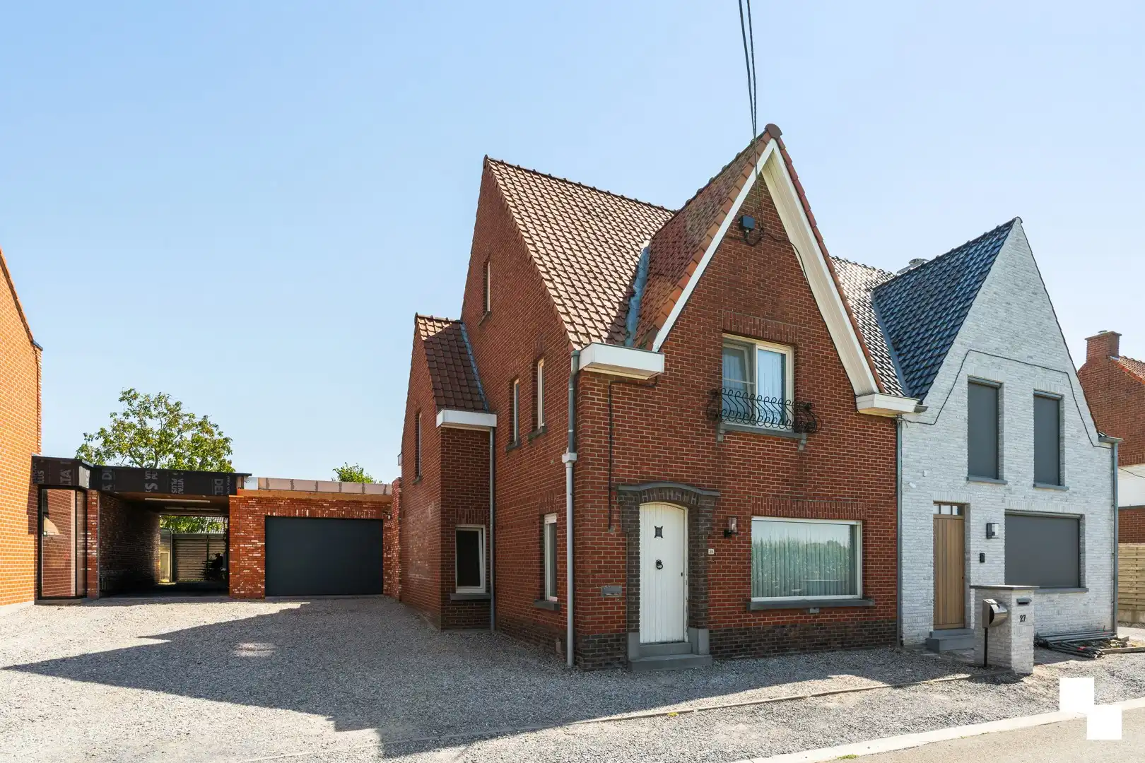 Rustig gelegen en hoofdzakelijk gerenoveerde eengezinswoning op grens Ingelmunster / Izegem foto 3