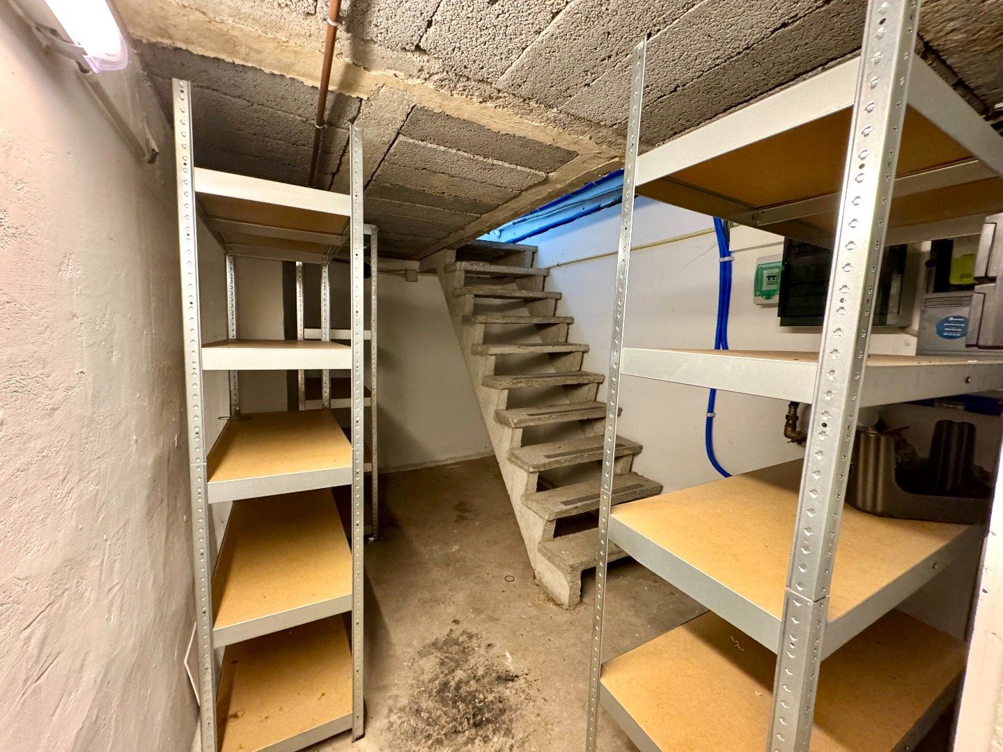 GERENOVEERDE WONING MET 3 SLPKS, TUIN EN GARAGE foto 9
