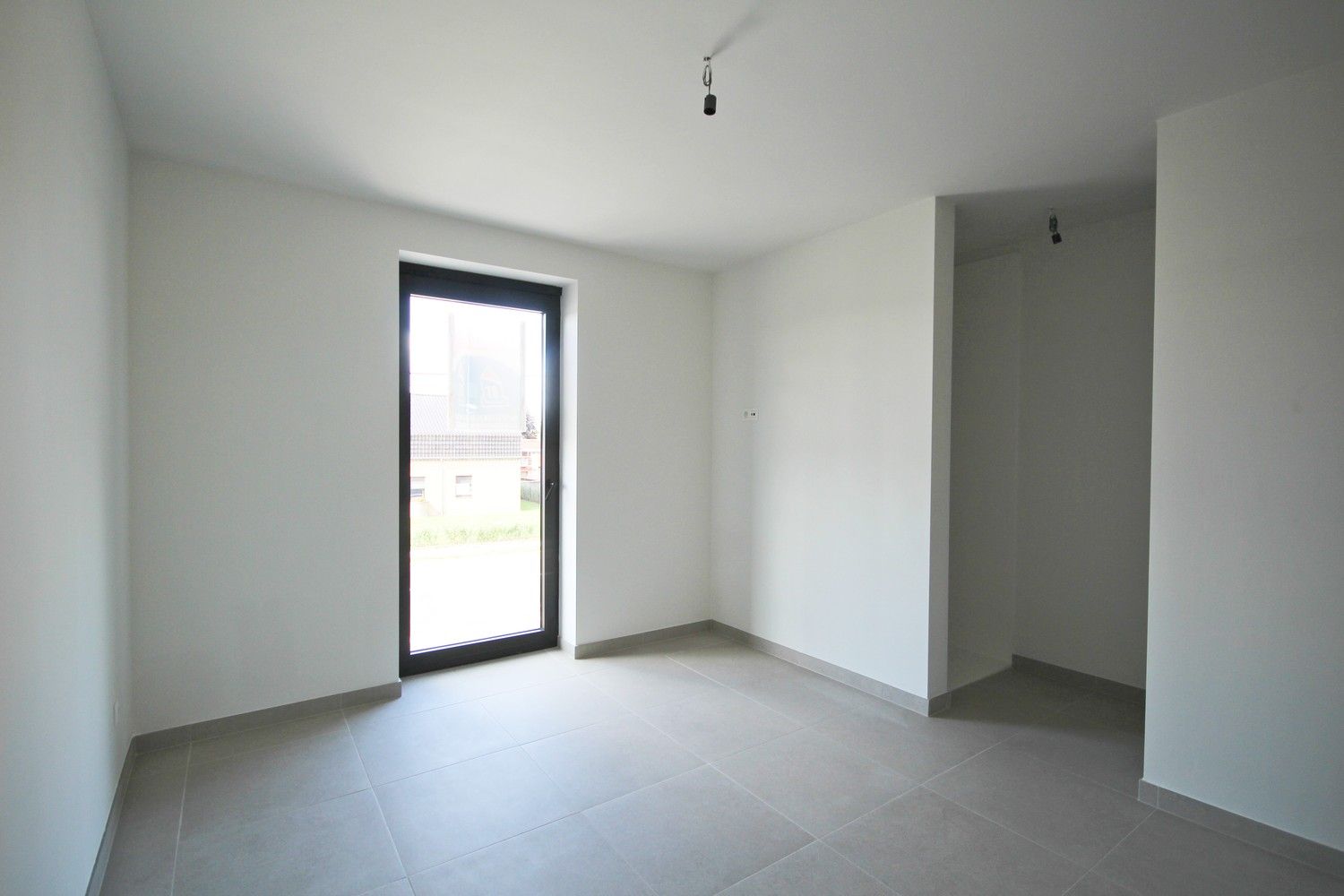Instapklare nieuwbouw duplex te huur in Sint-Truiden! foto 5