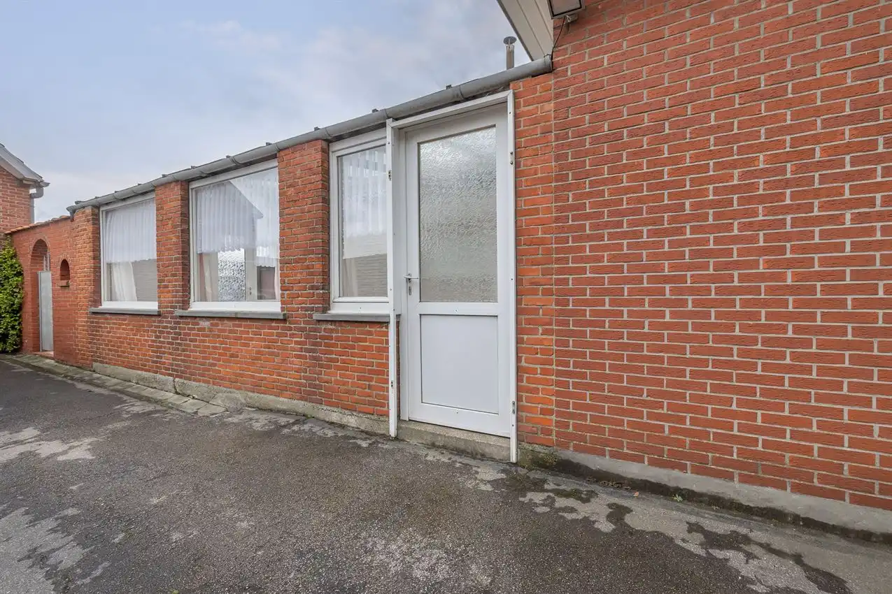 Woning met 3 slaapkamers, veranda en ruime tuin foto 18