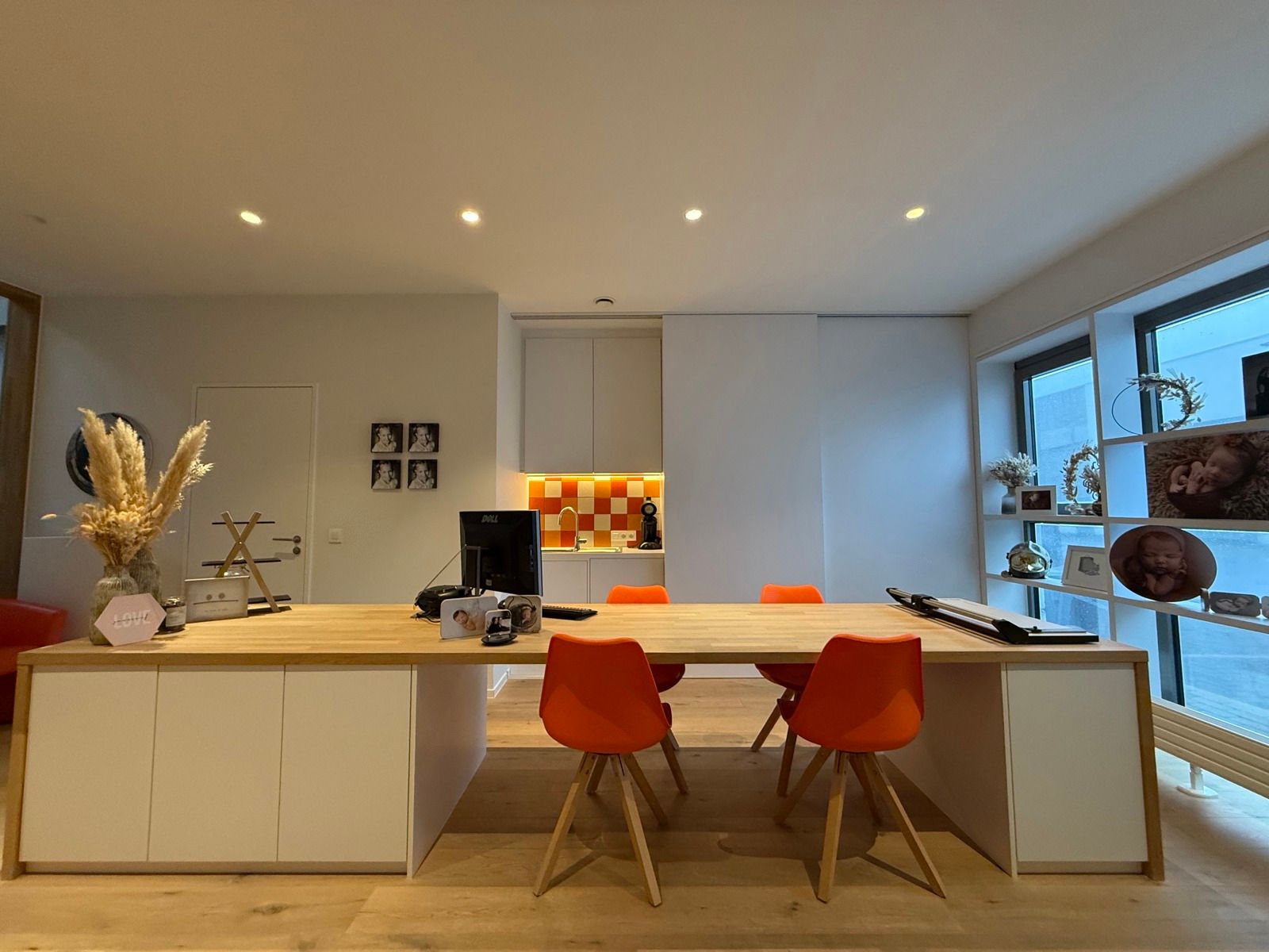 Perfect afgewerkt industriepand met kantoor en loods foto 7