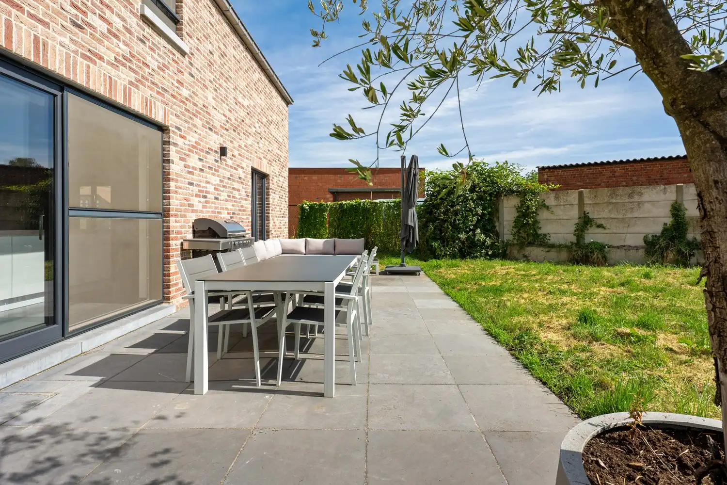 Energiezuinige villa met praktijkruimte en 4 slpkrs foto 23