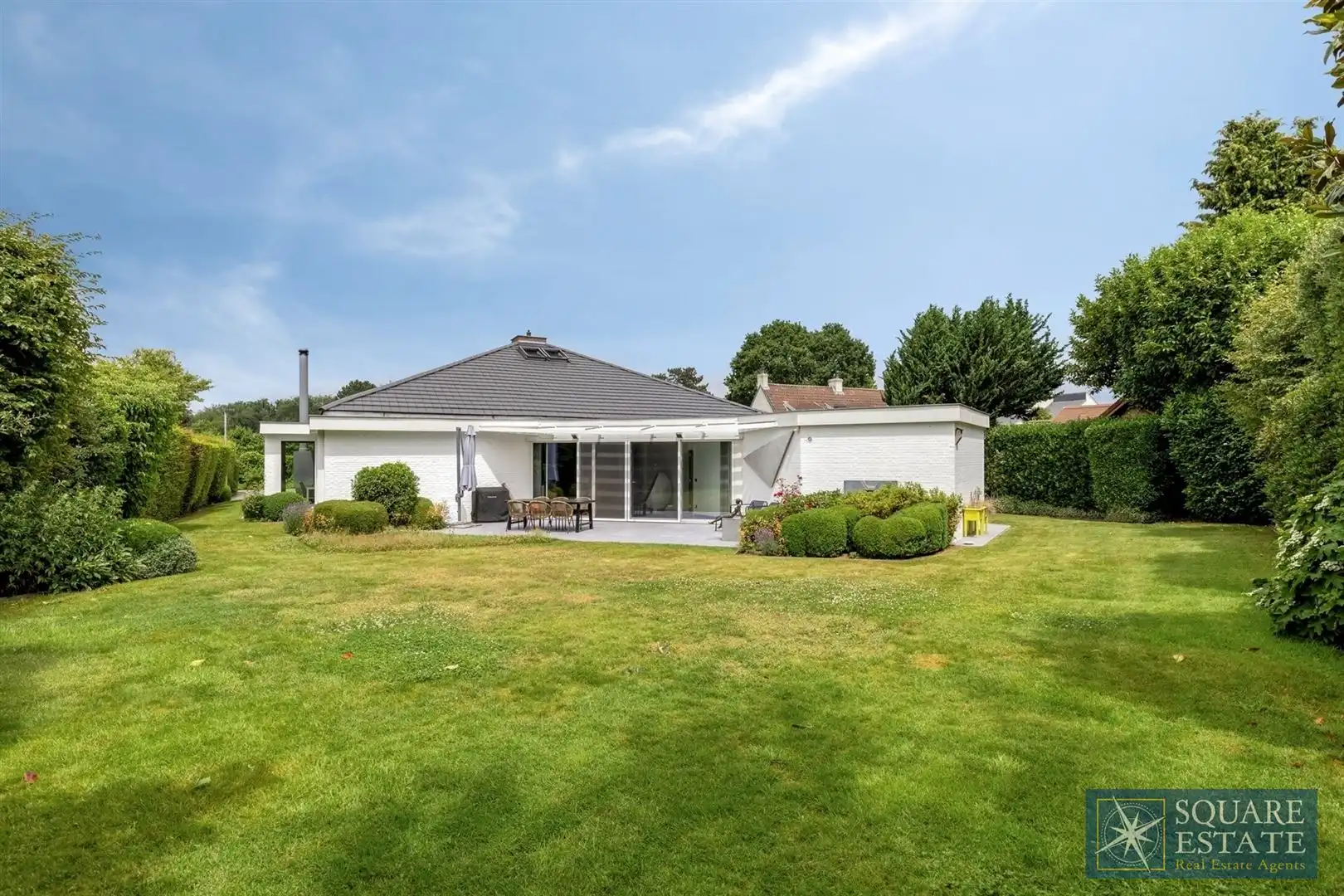 Charmante architectenvilla foto {{pictureIndex}}