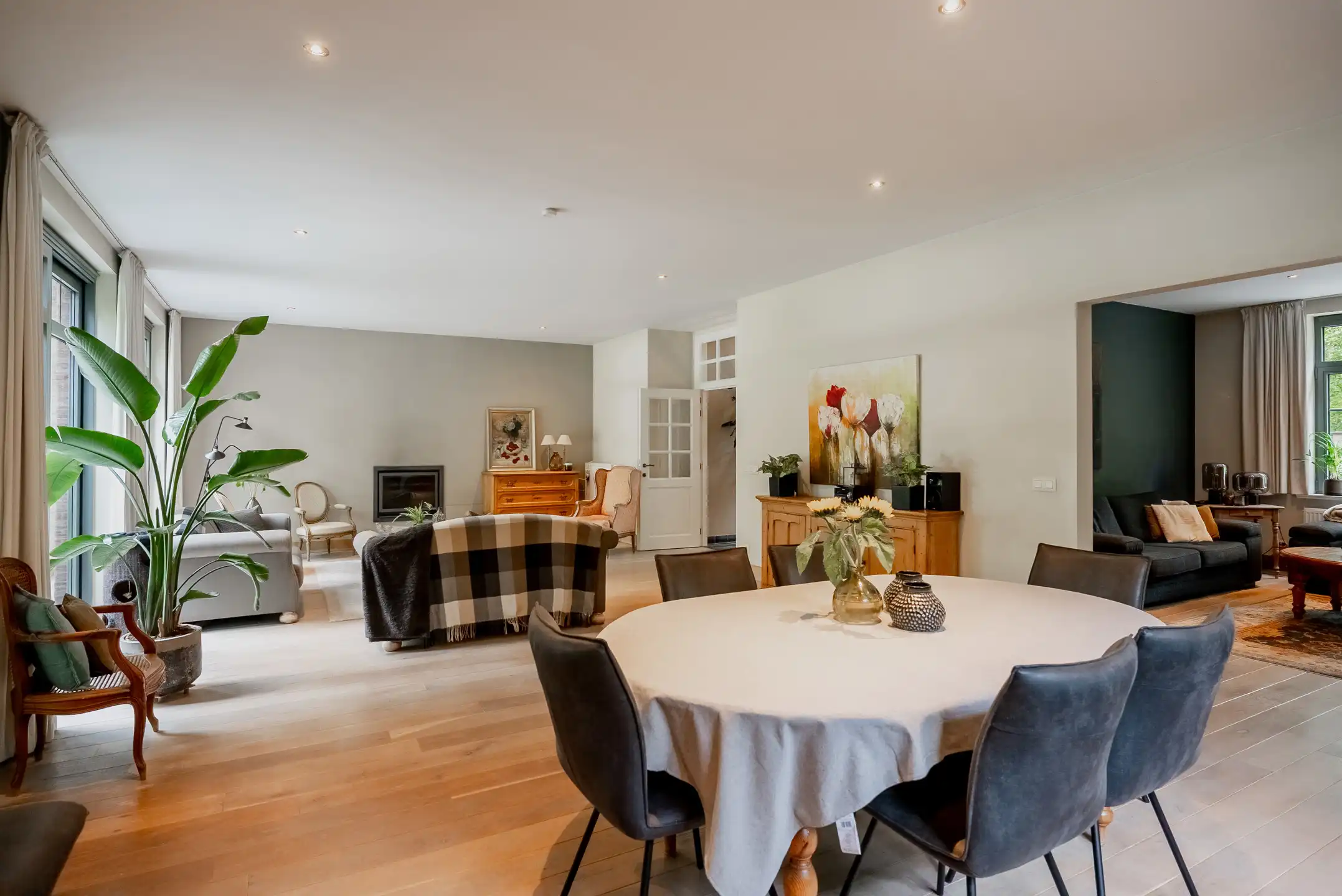 Prestigieuze villa met afzonderlijke woonunit en royale tuin nabij de Kalmthoutse Heide foto 12