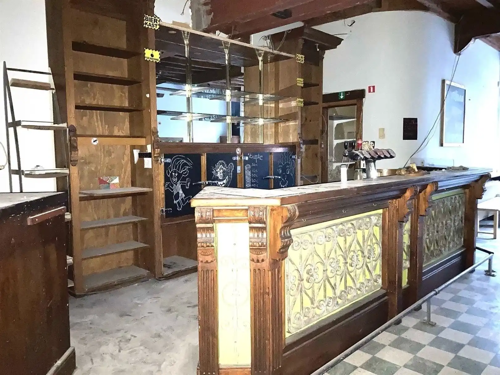 Polyvalent handelshuis met bovenwoonst aparte ingang en in 2 straten uitkomend. foto 13