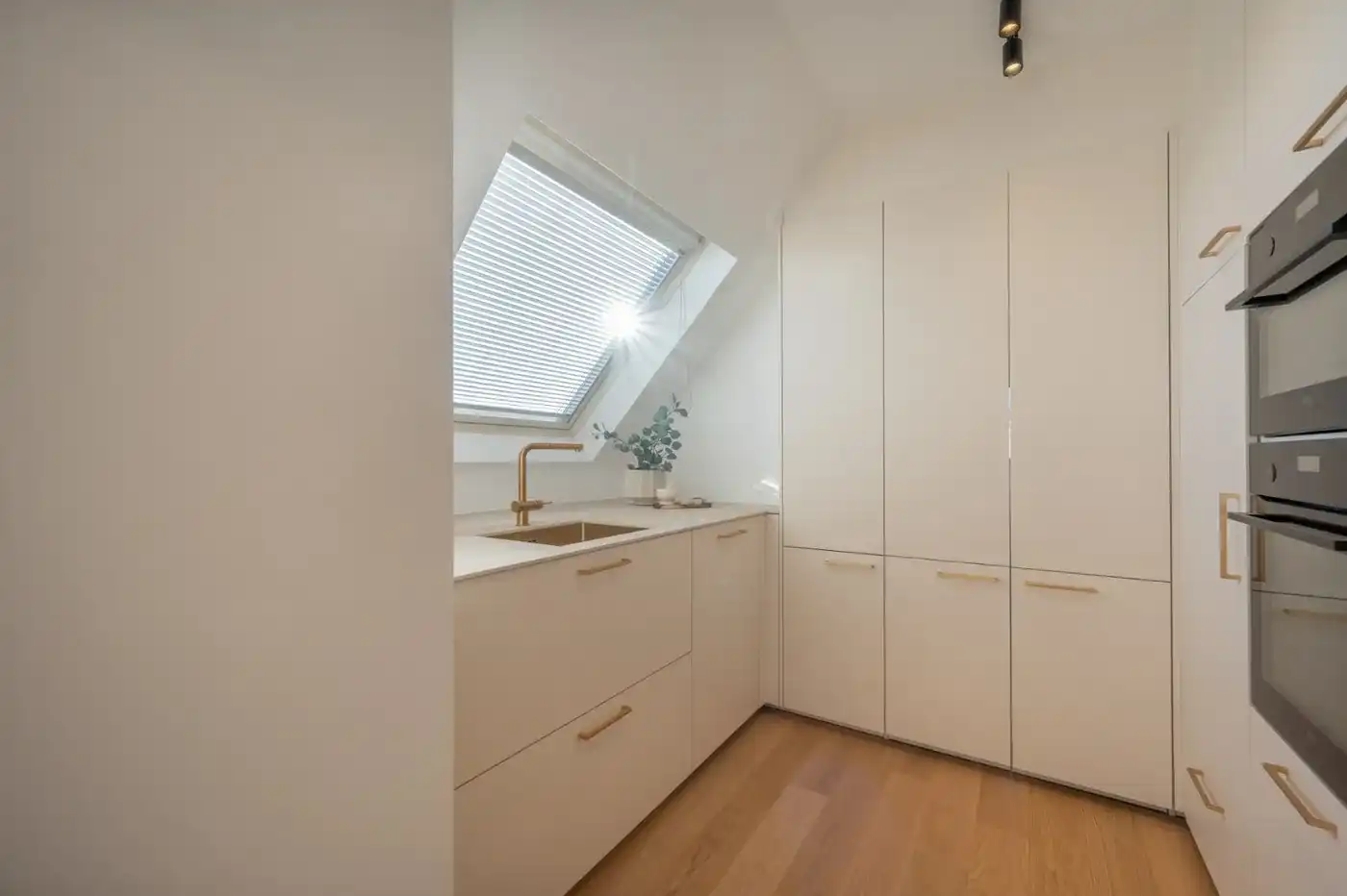 Ruime penthouse van 174m² met vier slaapkamers en zonneterras foto 11