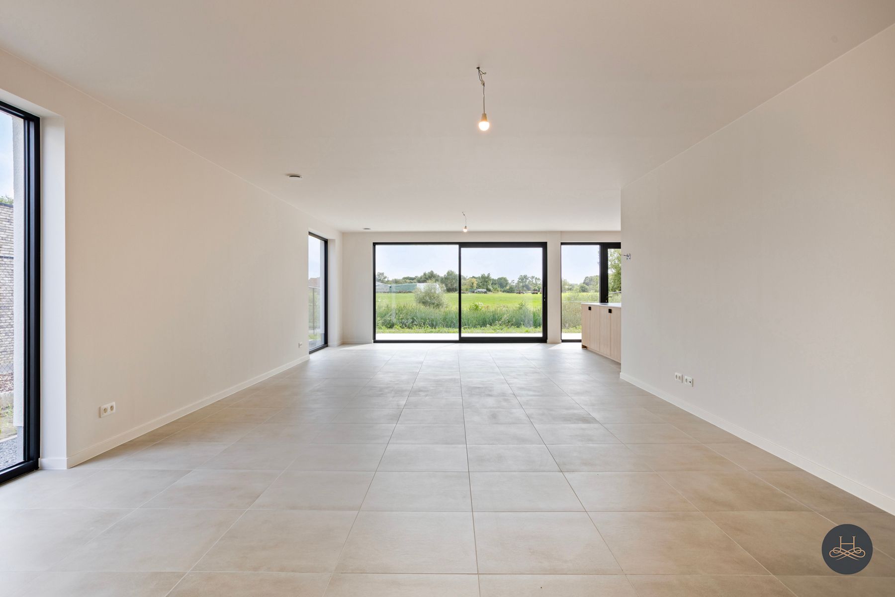 Hoogwaardig afgewerkte nieuwbouw villa met open zicht foto 4