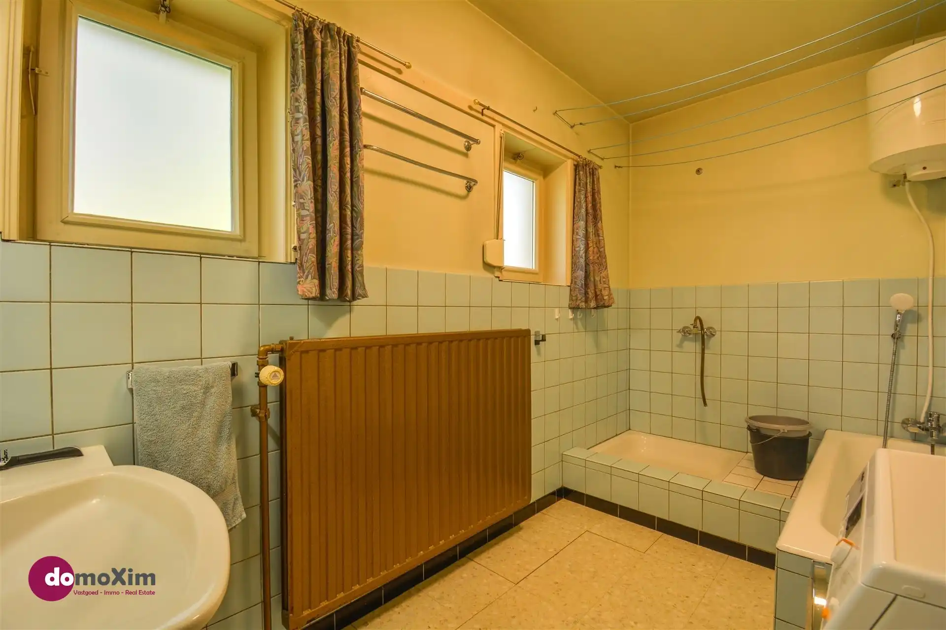 Ruime gezinswoning met mogelijkheden in een unieke, groene omgeving foto 14