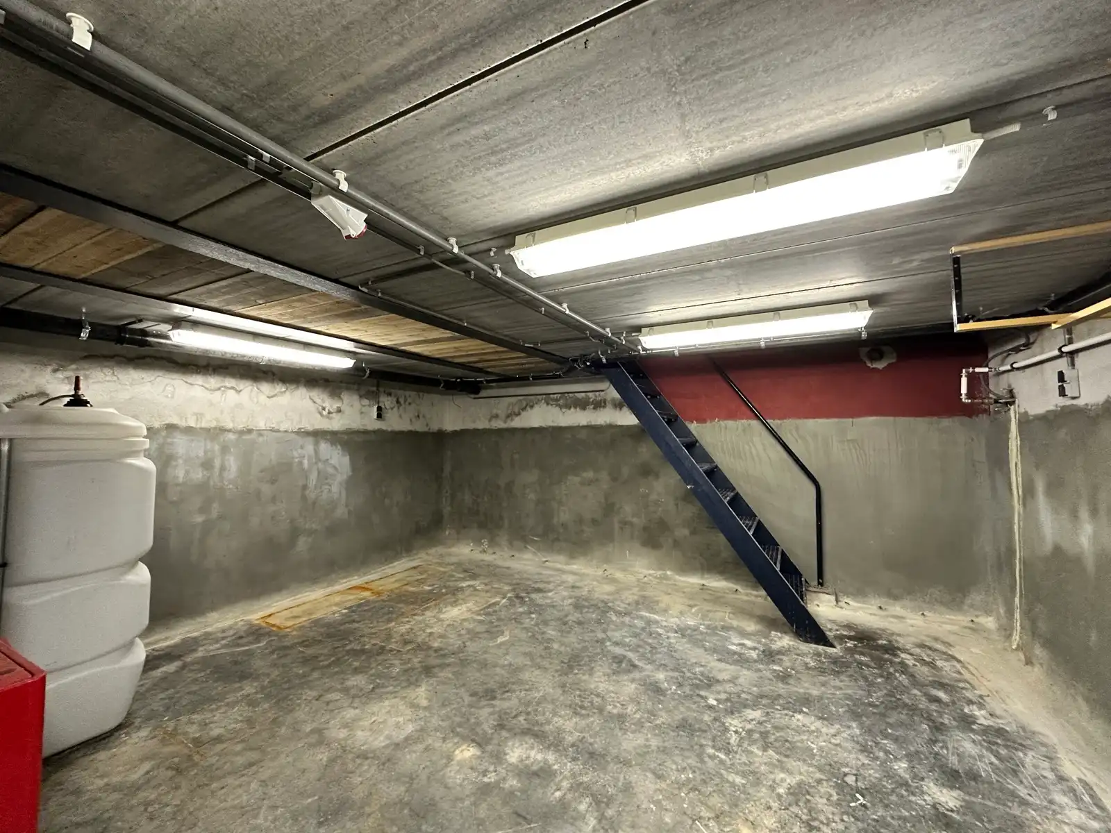 Gerenoveerde instapklare woning met tuin & terras & garages foto 51